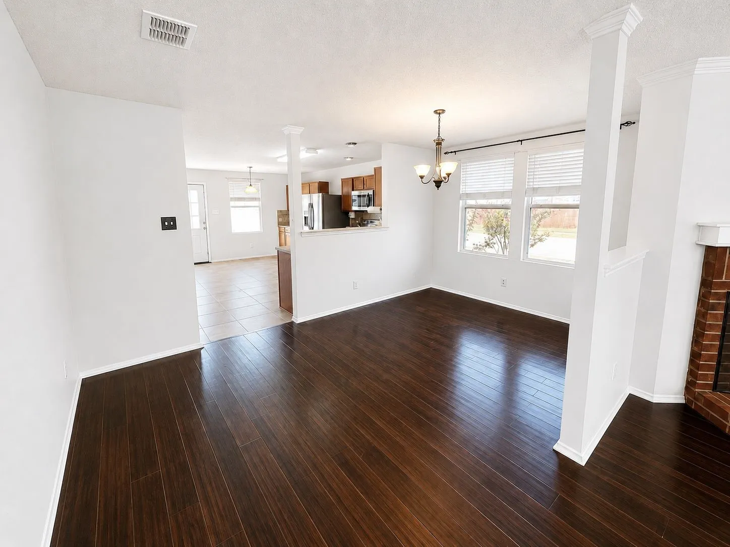 Single Family Residence For Sale in Denton County , 1600 Fieldstone Drive, Little Elm, Texas 75068, 3 Bedroom, 2 Bathroom, 2 Garage spaces, 1,868 Sqft, built in 2003, mls#21337491, Real Estate Agent in Little Elm, Homes For Sale in Denton county, Homes For Sale in Little Elm, Realtor in Little Elm Texas, Real Estate Brokerage Independent Realty Texas, Luminita Cordes Realtor
