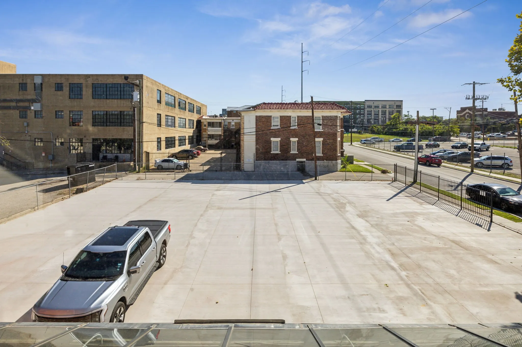 Retail For Rent in Tarrant County , 215 S Jennings Street, Fort Worth, Texas 76104, 0, 0, Garage spaces, 14,773 Sqft, built in 1909, Price $22, mls#21336640, Real Estate Agent in Fort Worth, Homes For Rent in Tarrant county, Homes For Rent in Fort Worth, Realtor in Fort Worth Texas, Real Estate Brokerage Independent Realty Texas, Luminita Cordes Realtor