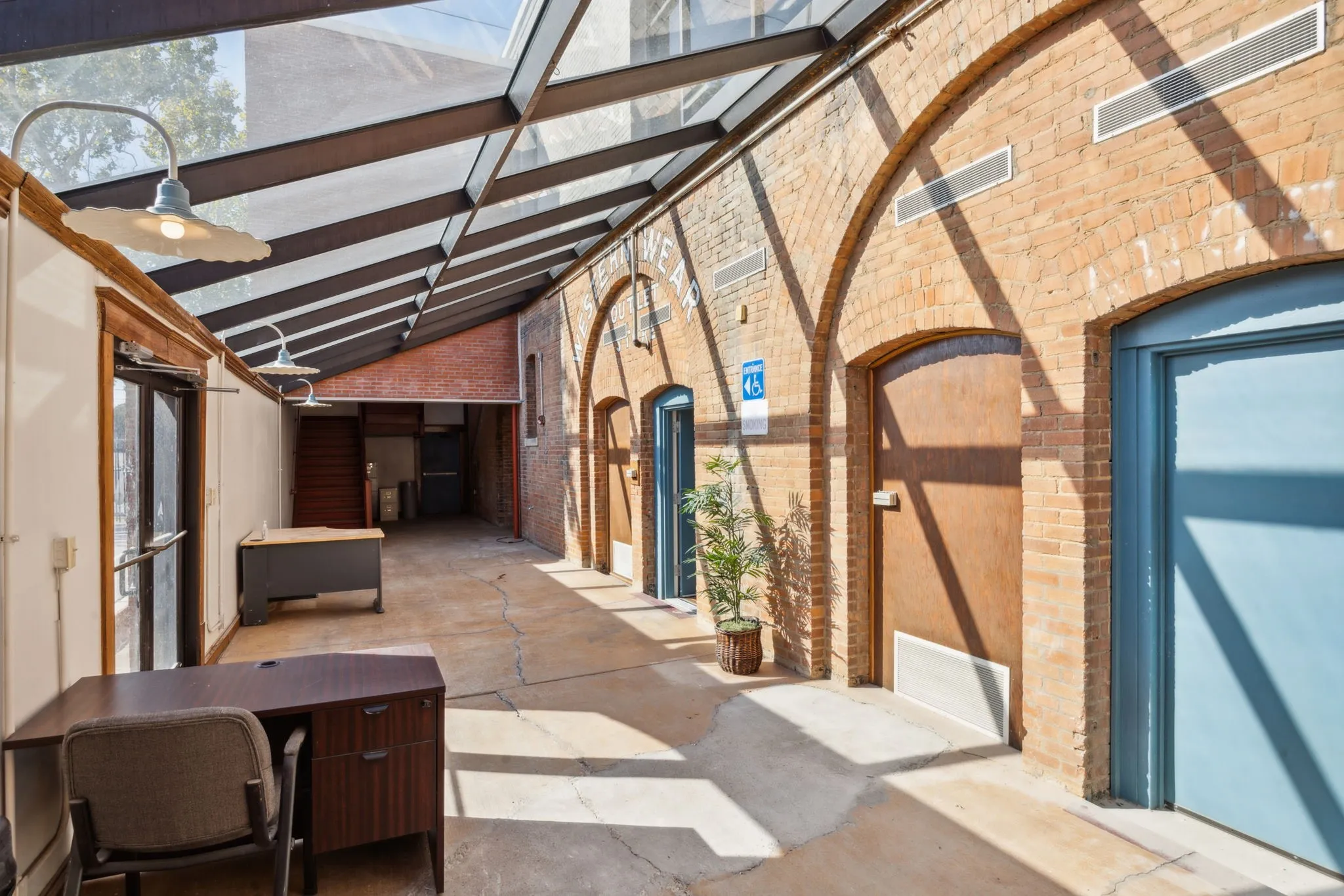Retail For Rent in Tarrant County , 215 S Jennings Street, Fort Worth, Texas 76104, 0, 0, Garage spaces, 14,773 Sqft, built in 1909, Price $22, mls#21336640, Real Estate Agent in Fort Worth, Homes For Rent in Tarrant county, Homes For Rent in Fort Worth, Realtor in Fort Worth Texas, Real Estate Brokerage Independent Realty Texas, Luminita Cordes Realtor