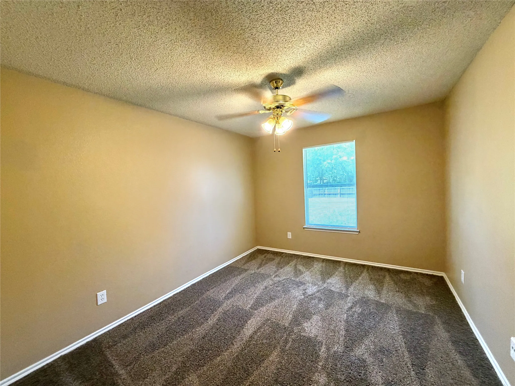Single Family Residence For Rent in Dallas County , 185 Rolling Court, Lancaster, Texas 75146, 3 Bedroom, 2 Bathroom, 2 Garage spaces, 1,986 Sqft, built in 2006, mls#21337753, Real Estate Agent in Lancaster, Homes For Rent in Dallas county, Homes For Rent in Lancaster, Realtor in Lancaster Texas, Real Estate Brokerage Independent Realty Texas, Luminita Cordes Realtor
