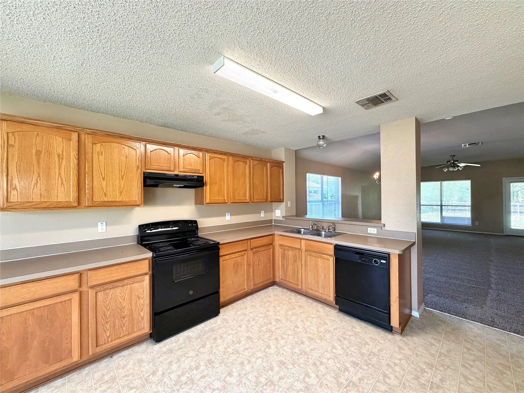 Single Family Residence For Rent in Dallas County , 185 Rolling Court, Lancaster, Texas 75146, 3 Bedroom, 2 Bathroom, 2 Garage spaces, 1,986 Sqft, built in 2006, mls#21337753, Real Estate Agent in Lancaster, Homes For Rent in Dallas county, Homes For Rent in Lancaster, Realtor in Lancaster Texas, Real Estate Brokerage Independent Realty Texas, Luminita Cordes Realtor