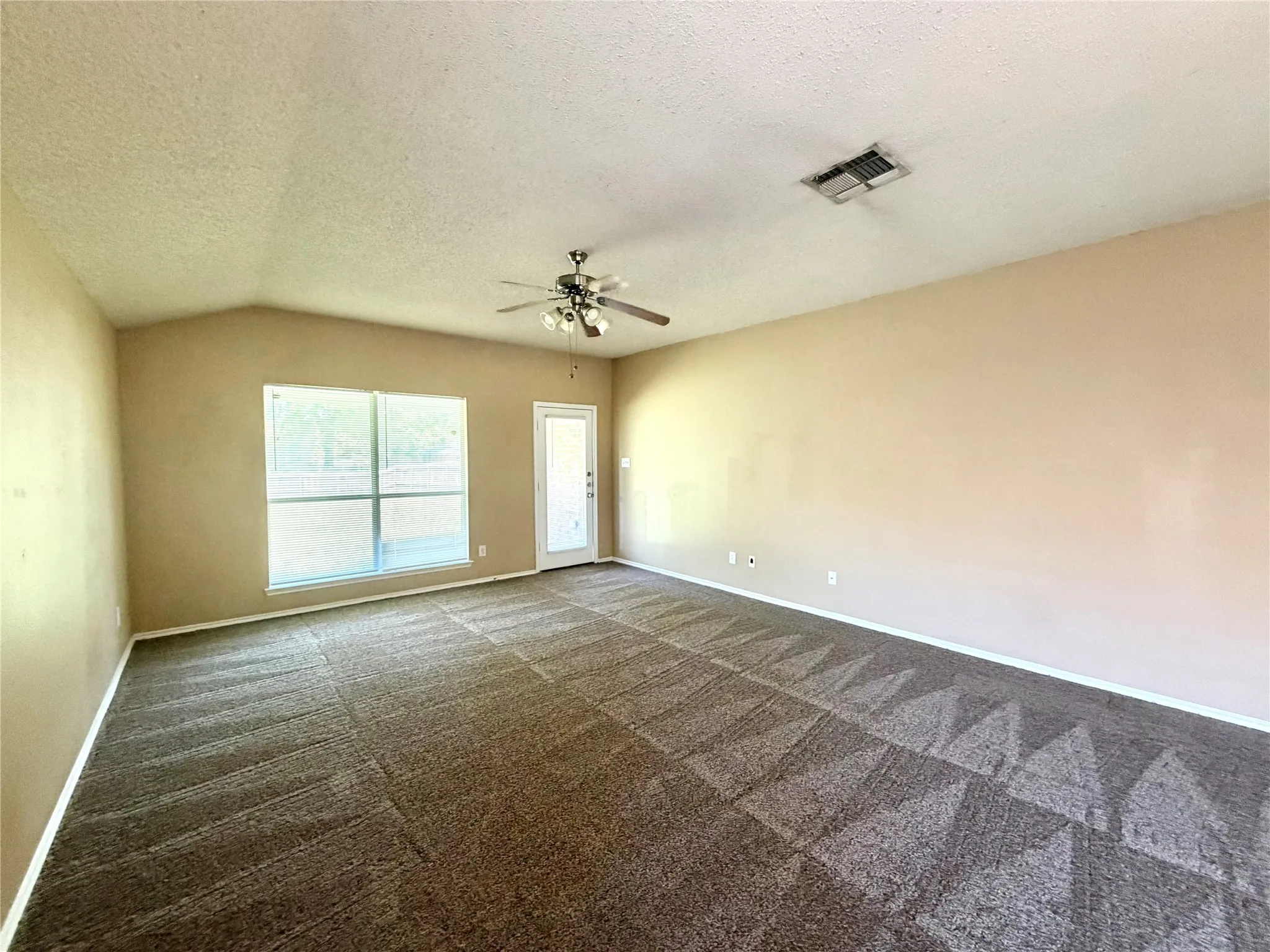 Single Family Residence For Rent in Dallas County , 185 Rolling Court, Lancaster, Texas 75146, 3 Bedroom, 2 Bathroom, 2 Garage spaces, 1,986 Sqft, built in 2006, mls#21337753, Real Estate Agent in Lancaster, Homes For Rent in Dallas county, Homes For Rent in Lancaster, Realtor in Lancaster Texas, Real Estate Brokerage Independent Realty Texas, Luminita Cordes Realtor