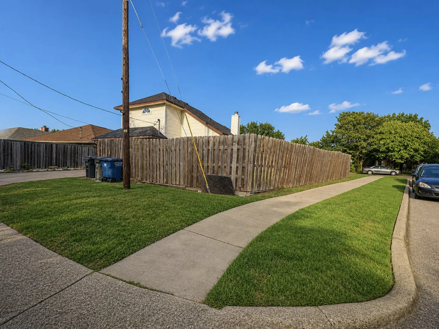 Single Family Residence For Sale in Collin County , 510 E Stone Circle, Wylie, Texas 75098, 3 Bedroom, 3 Bathroom, 2 Garage spaces, 1,245 Sqft, built in 1992, mls#21336052, Real Estate Agent in Wylie, Homes For Sale in Collin county, Homes For Sale in Wylie, Realtor in Wylie Texas, Real Estate Brokerage Independent Realty Texas, Luminita Cordes Realtor