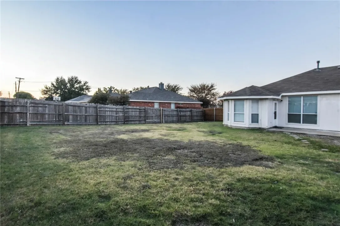Single Family Residence For Rent in Collin County , 5505 Cedar Elm Drive, Mc Kinney, Texas 75070, 3 Bedroom, 2 Bathroom, 2 Garage spaces, 1,666 Sqft, built in 2003, mls#21336796, Real Estate Agent in Mc Kinney, Homes For Rent in Collin county, Homes For Rent in Mc Kinney, Realtor in Mc Kinney Texas, Real Estate Brokerage Independent Realty Texas, Luminita Cordes Realtor