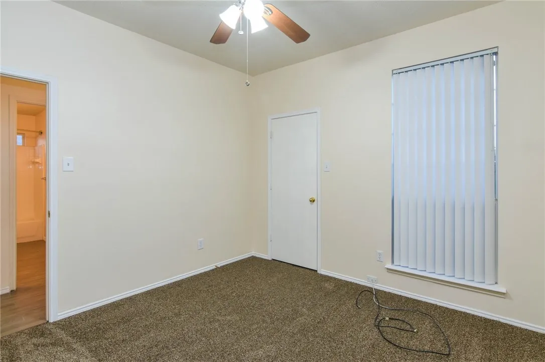 Single Family Residence For Rent in Collin County , 5505 Cedar Elm Drive, Mc Kinney, Texas 75070, 3 Bedroom, 2 Bathroom, 2 Garage spaces, 1,666 Sqft, built in 2003, mls#21336796, Real Estate Agent in Mc Kinney, Homes For Rent in Collin county, Homes For Rent in Mc Kinney, Realtor in Mc Kinney Texas, Real Estate Brokerage Independent Realty Texas, Luminita Cordes Realtor