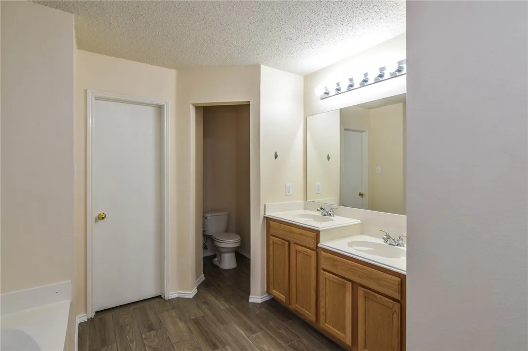 Single Family Residence For Rent in Collin County , 5505 Cedar Elm Drive, Mc Kinney, Texas 75070, 3 Bedroom, 2 Bathroom, 2 Garage spaces, 1,666 Sqft, built in 2003, mls#21336796, Real Estate Agent in Mc Kinney, Homes For Rent in Collin county, Homes For Rent in Mc Kinney, Realtor in Mc Kinney Texas, Real Estate Brokerage Independent Realty Texas, Luminita Cordes Realtor