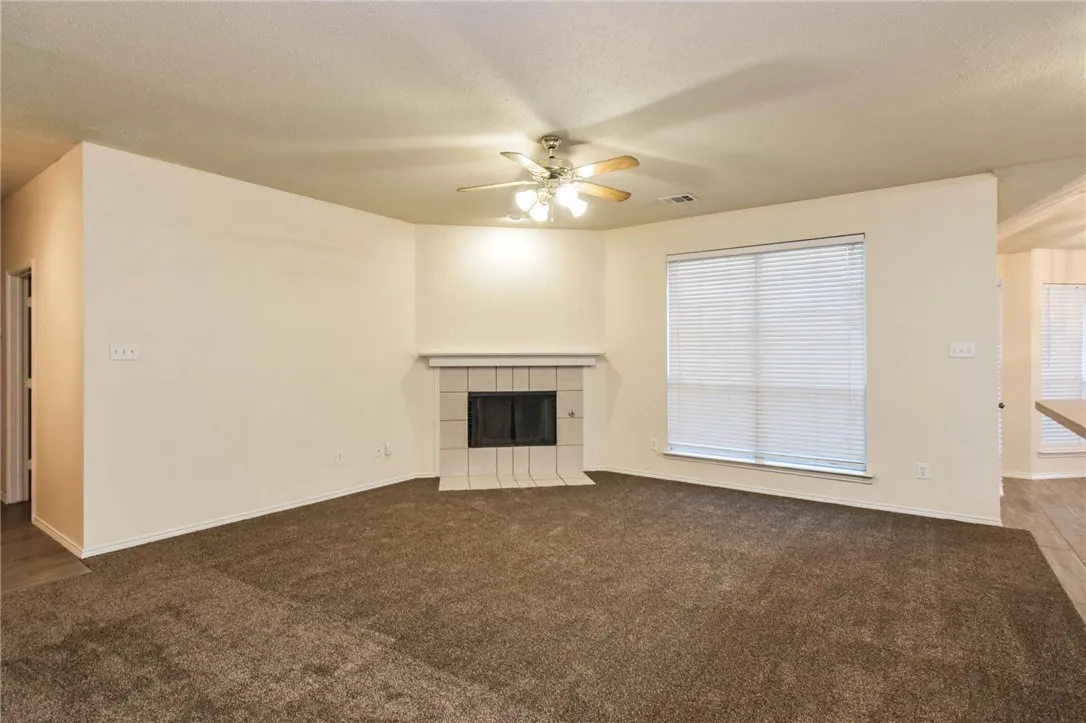Single Family Residence For Rent in Collin County , 5505 Cedar Elm Drive, Mc Kinney, Texas 75070, 3 Bedroom, 2 Bathroom, 2 Garage spaces, 1,666 Sqft, built in 2003, mls#21336796, Real Estate Agent in Mc Kinney, Homes For Rent in Collin county, Homes For Rent in Mc Kinney, Realtor in Mc Kinney Texas, Real Estate Brokerage Independent Realty Texas, Luminita Cordes Realtor