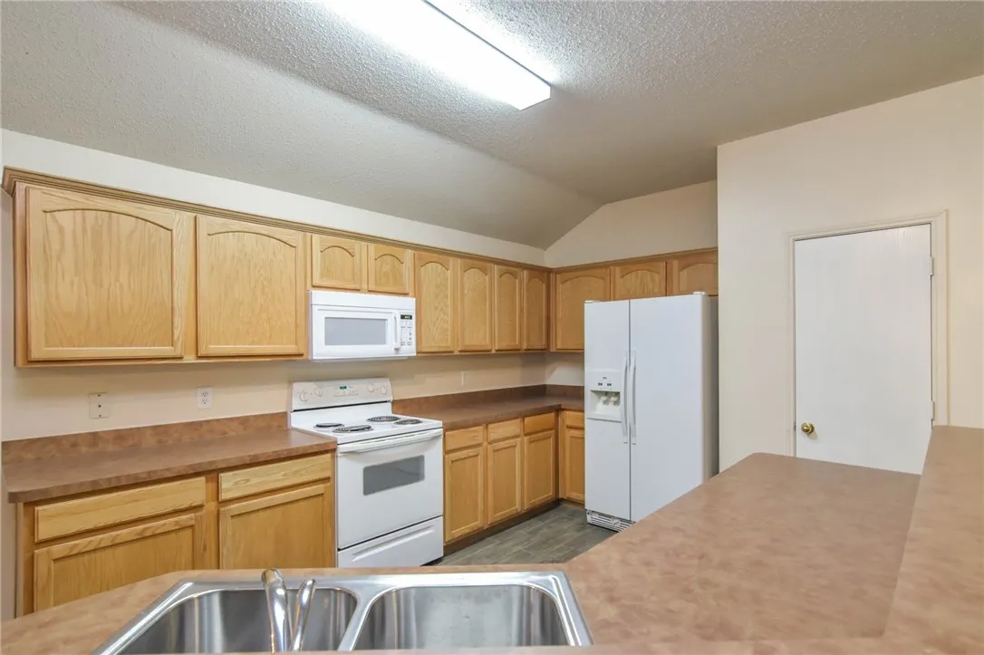 Single Family Residence For Rent in Collin County , 5505 Cedar Elm Drive, Mc Kinney, Texas 75070, 3 Bedroom, 2 Bathroom, 2 Garage spaces, 1,666 Sqft, built in 2003, mls#21336796, Real Estate Agent in Mc Kinney, Homes For Rent in Collin county, Homes For Rent in Mc Kinney, Realtor in Mc Kinney Texas, Real Estate Brokerage Independent Realty Texas, Luminita Cordes Realtor