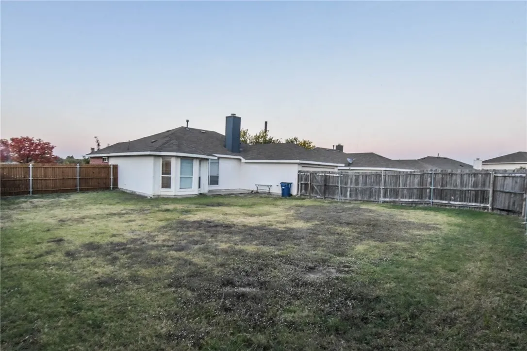 Single Family Residence For Rent in Collin County , 5505 Cedar Elm Drive, Mc Kinney, Texas 75070, 3 Bedroom, 2 Bathroom, 2 Garage spaces, 1,666 Sqft, built in 2003, mls#21336796, Real Estate Agent in Mc Kinney, Homes For Rent in Collin county, Homes For Rent in Mc Kinney, Realtor in Mc Kinney Texas, Real Estate Brokerage Independent Realty Texas, Luminita Cordes Realtor