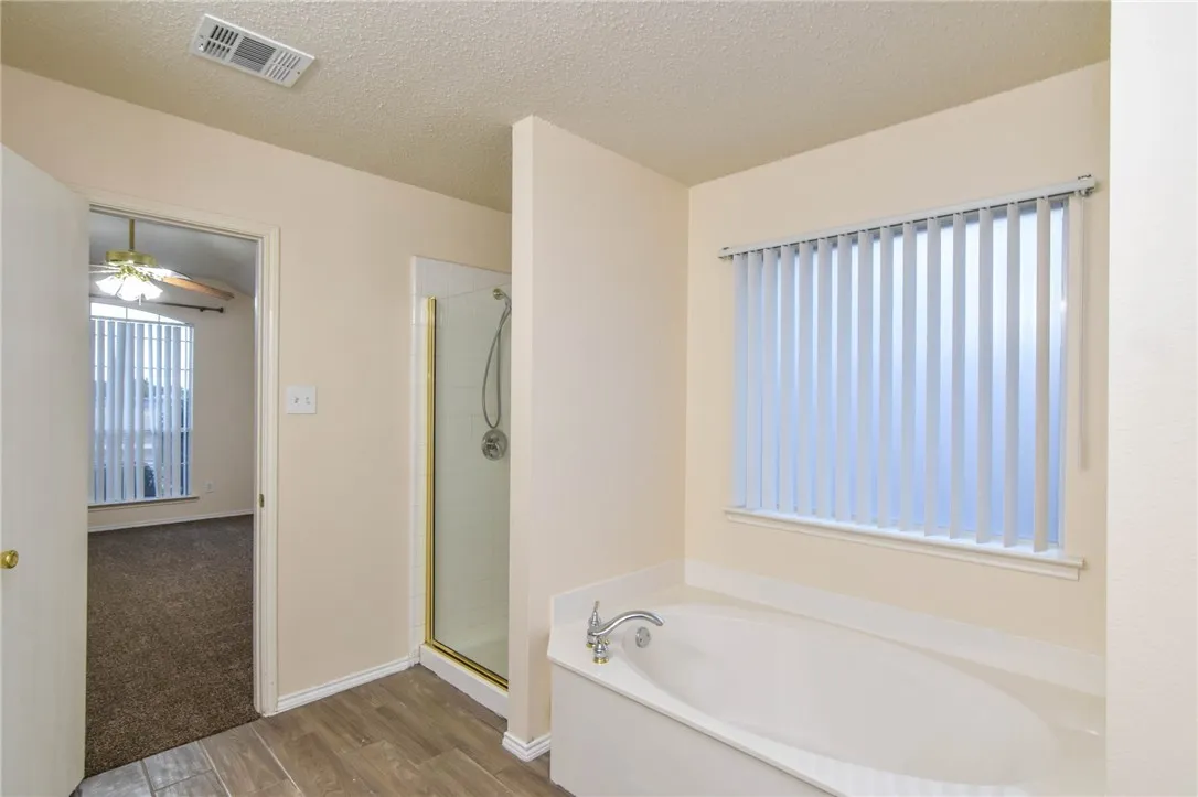 Single Family Residence For Rent in Collin County , 5505 Cedar Elm Drive, Mc Kinney, Texas 75070, 3 Bedroom, 2 Bathroom, 2 Garage spaces, 1,666 Sqft, built in 2003, mls#21336796, Real Estate Agent in Mc Kinney, Homes For Rent in Collin county, Homes For Rent in Mc Kinney, Realtor in Mc Kinney Texas, Real Estate Brokerage Independent Realty Texas, Luminita Cordes Realtor