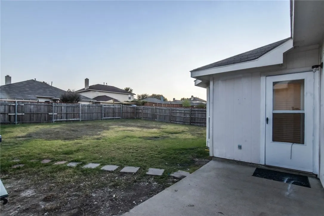 Single Family Residence For Rent in Collin County , 5505 Cedar Elm Drive, Mc Kinney, Texas 75070, 3 Bedroom, 2 Bathroom, 2 Garage spaces, 1,666 Sqft, built in 2003, mls#21336796, Real Estate Agent in Mc Kinney, Homes For Rent in Collin county, Homes For Rent in Mc Kinney, Realtor in Mc Kinney Texas, Real Estate Brokerage Independent Realty Texas, Luminita Cordes Realtor