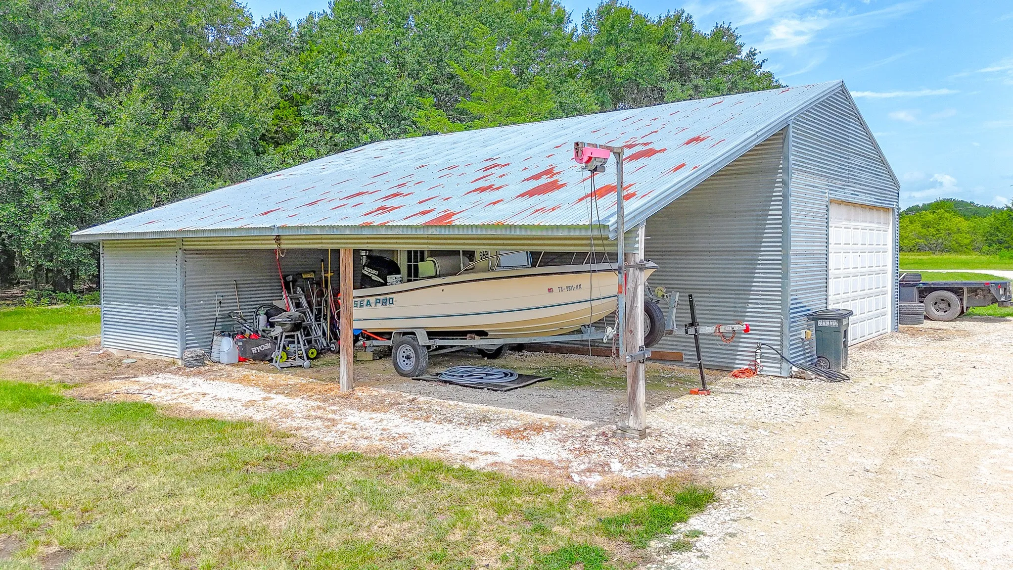Farm For Sale in Navarro County , 315 County Road 2240, Kerens, Texas 75144, 2 Bedroom, 2 Bathroom, 4 Garage spaces, 1,320 Sqft, built in 2002, mls#21337587, Real Estate Agent in Kerens, Homes For Sale in Navarro county, Homes For Sale in Kerens, Realtor in Kerens Texas, Real Estate Brokerage Independent Realty Texas, Luminita Cordes Realtor