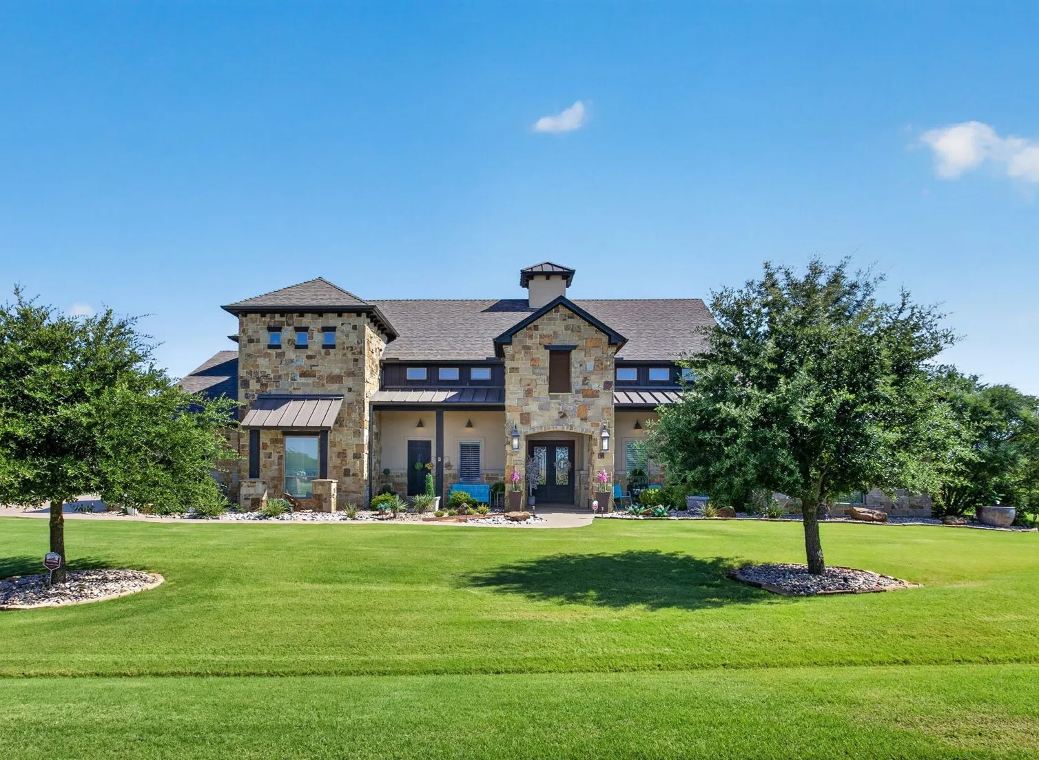 Single Family Residence For Sale in Johnson County , 8517 Tuscan Way, Godley, Texas 76044, 4 Bedroom, 4 Bathroom, 4 Garage spaces, 5,078 Sqft, built in 2017, mls#21337612, Real Estate Agent in Godley, Homes For Sale in Johnson county, Homes For Sale in Godley, Realtor in Godley Texas, Real Estate Brokerage Independent Realty Texas, Luminita Cordes Realtor