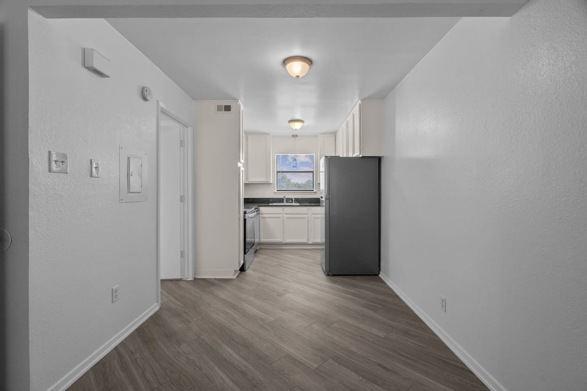 Apartment For Rent in Tarrant County , 320 E 4th Street 208, Arlington, Texas 76010, 1 Bedroom, 1 Bathroom, Garage spaces, 750 Sqft, built in 1983, Price $1,150, mls#21337759, Real Estate Agent in Arlington, Homes For Rent in Tarrant county, Homes For Rent in Arlington, Realtor in Arlington Texas, Real Estate Brokerage Independent Realty Texas, Luminita Cordes Realtor