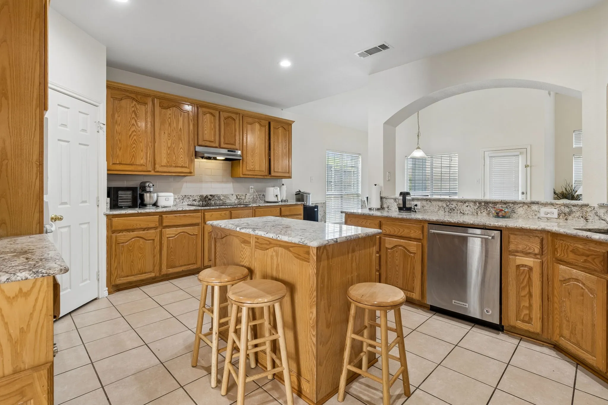 Single Family Residence For Sale in Collin County , 717 Morningside Trail, Murphy, Texas 75094, 5 Bedroom, 4 Bathroom, 2 Garage spaces, 4,428 Sqft, built in 2005, mls#21331844, Real Estate Agent in Murphy, Homes For Sale in Collin county, Homes For Sale in Murphy, Realtor in Murphy Texas, Real Estate Brokerage Independent Realty Texas, Luminita Cordes Realtor