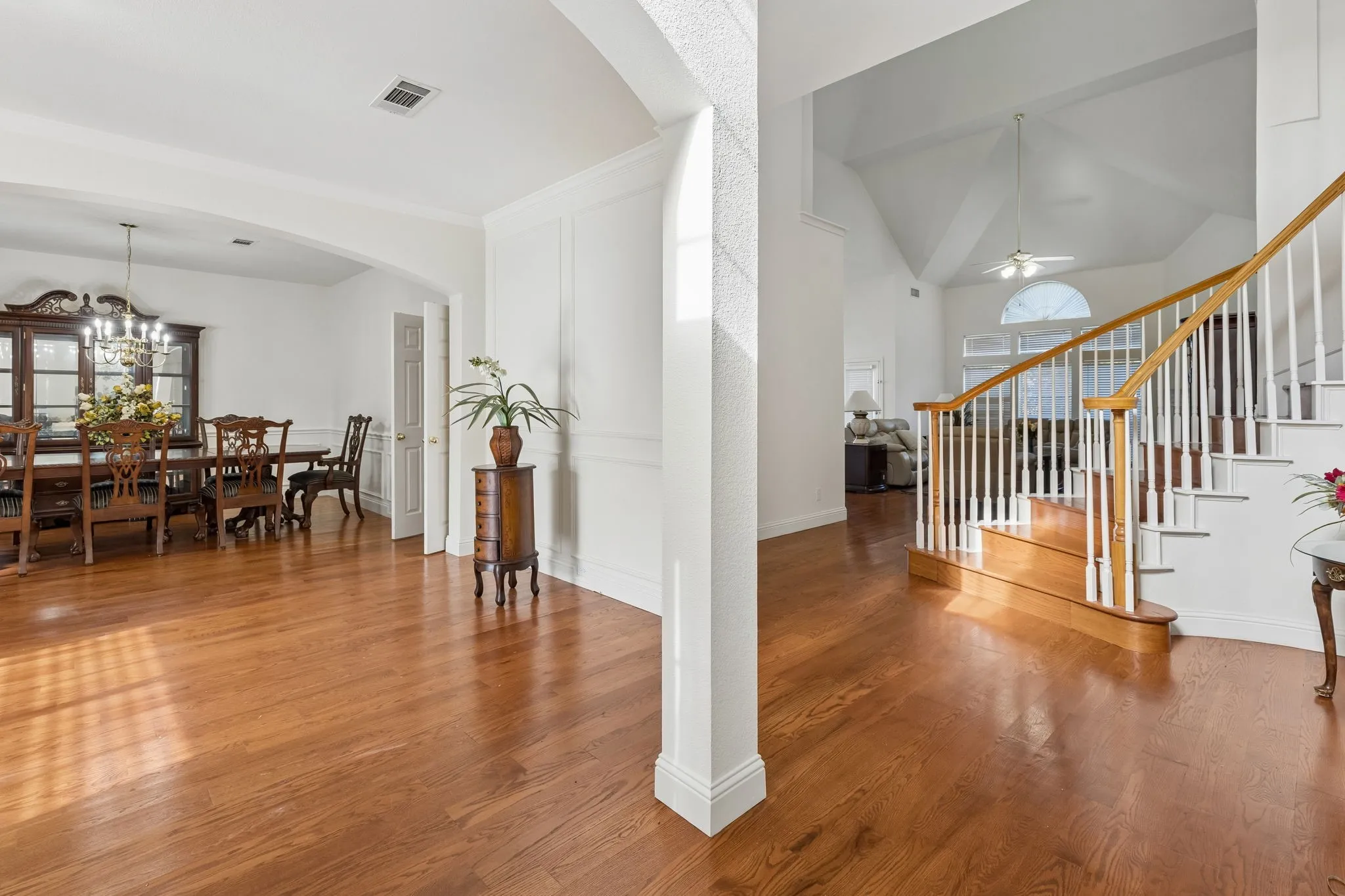 Single Family Residence For Sale in Collin County , 717 Morningside Trail, Murphy, Texas 75094, 5 Bedroom, 4 Bathroom, 2 Garage spaces, 4,428 Sqft, built in 2005, mls#21331844, Real Estate Agent in Murphy, Homes For Sale in Collin county, Homes For Sale in Murphy, Realtor in Murphy Texas, Real Estate Brokerage Independent Realty Texas, Luminita Cordes Realtor