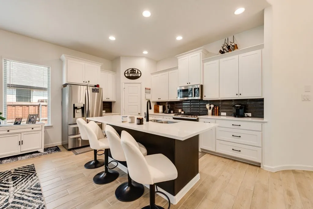 Single Family Residence For Sale in Wise County , 119 Palo Duro Bend, Rhome, Texas 76078, 3 Bedroom, 3 Bathroom, 2 Garage spaces, 1,743 Sqft, built in 2024, mls#21337795, Real Estate Agent in Rhome, Homes For Sale in Wise county, Homes For Sale in Rhome, Realtor in Rhome Texas, Real Estate Brokerage Independent Realty Texas, Luminita Cordes Realtor