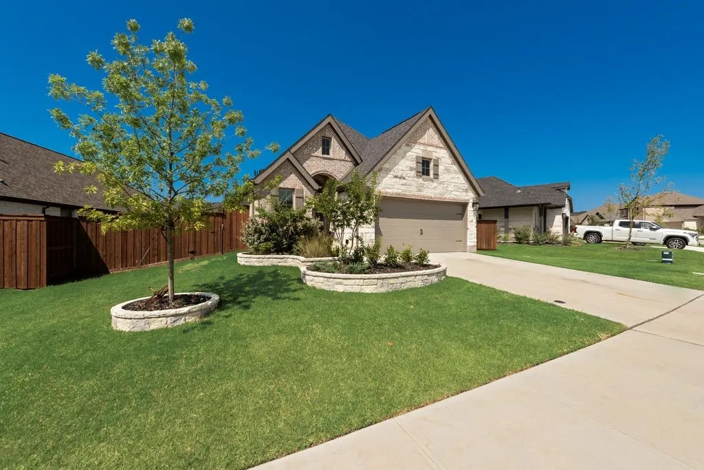 Single Family Residence For Sale in Wise County , 119 Palo Duro Bend, Rhome, Texas 76078, 3 Bedroom, 3 Bathroom, 2 Garage spaces, 1,743 Sqft, built in 2024, mls#21337795, Real Estate Agent in Rhome, Homes For Sale in Wise county, Homes For Sale in Rhome, Realtor in Rhome Texas, Real Estate Brokerage Independent Realty Texas, Luminita Cordes Realtor