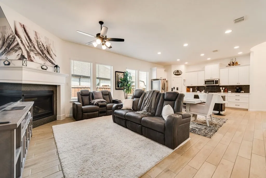 Single Family Residence For Sale in Wise County , 119 Palo Duro Bend, Rhome, Texas 76078, 3 Bedroom, 3 Bathroom, 2 Garage spaces, 1,743 Sqft, built in 2024, mls#21337795, Real Estate Agent in Rhome, Homes For Sale in Wise county, Homes For Sale in Rhome, Realtor in Rhome Texas, Real Estate Brokerage Independent Realty Texas, Luminita Cordes Realtor