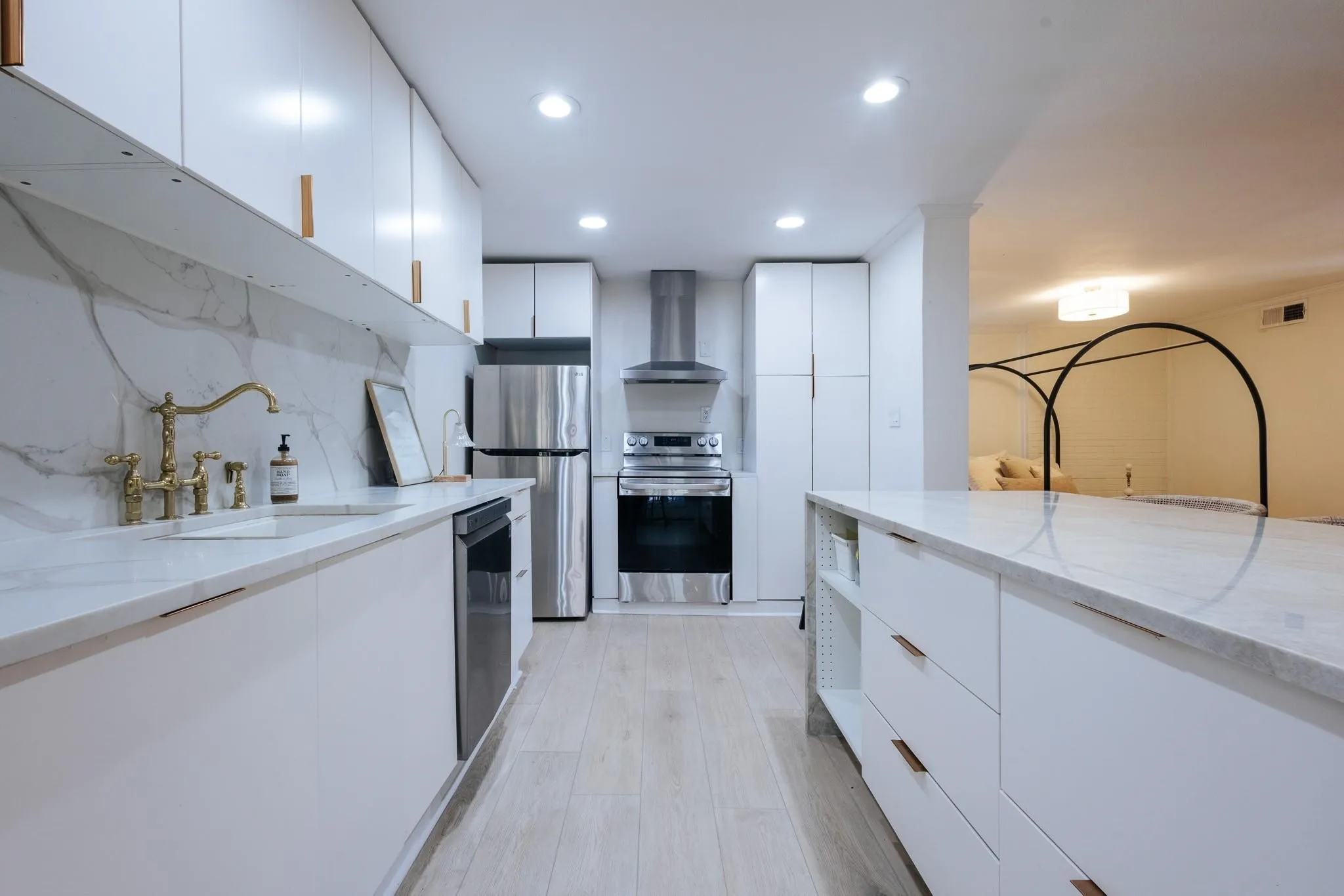 Condominium For Rent in Dallas County , 5916 Birchbrook Drive 228, Dallas, Texas 75206, 1 Bedroom, 1 Bathroom, Garage spaces, 727 Sqft, built in 1969, mls#21337801, Real Estate Agent in Dallas, Homes For Rent in Dallas county, Homes For Rent in Dallas, Realtor in Dallas Texas, Real Estate Brokerage Independent Realty Texas, Luminita Cordes Realtor