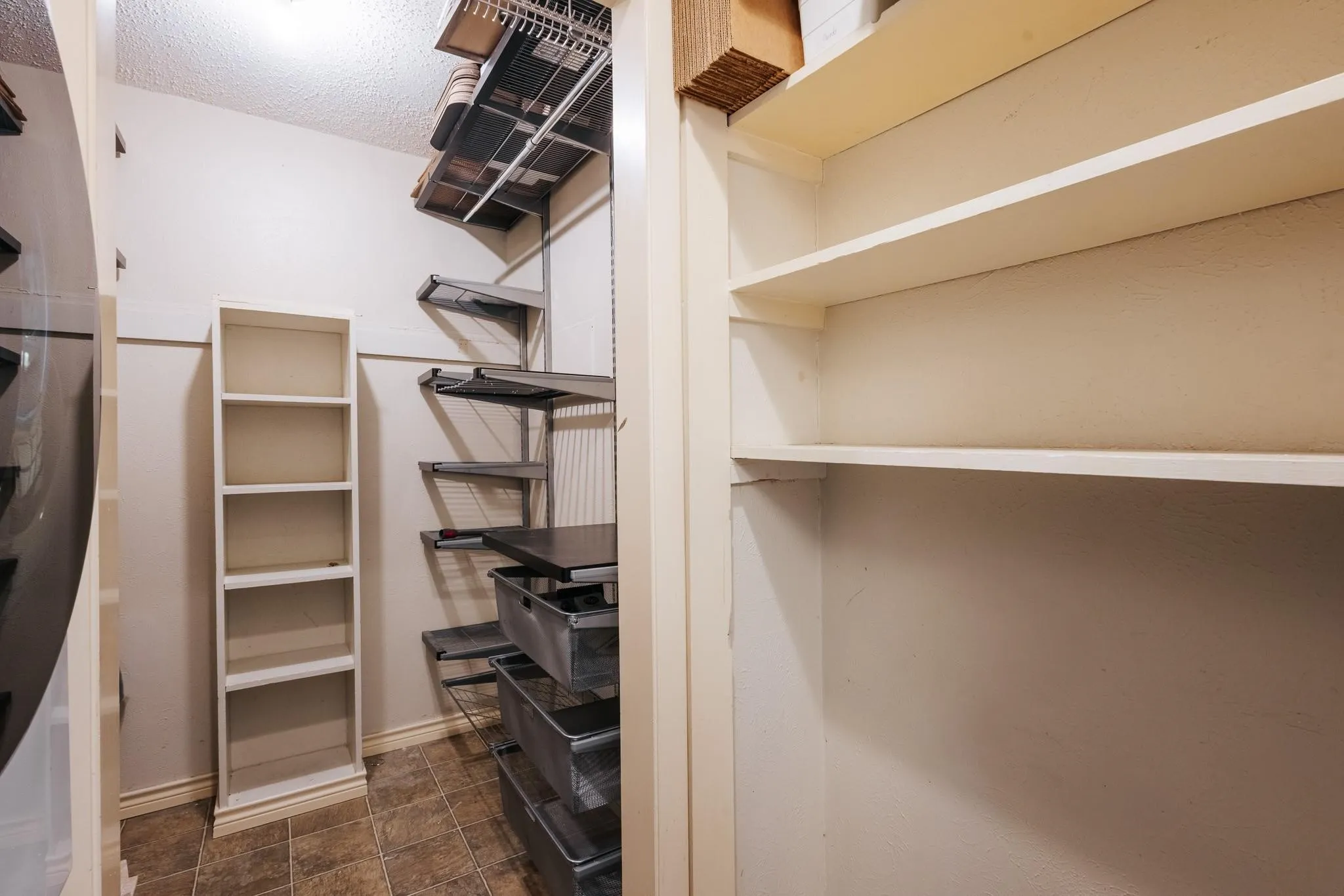 Condominium For Rent in Dallas County , 5916 Birchbrook Drive 228, Dallas, Texas 75206, 1 Bedroom, 1 Bathroom, Garage spaces, 727 Sqft, built in 1969, mls#21337801, Real Estate Agent in Dallas, Homes For Rent in Dallas county, Homes For Rent in Dallas, Realtor in Dallas Texas, Real Estate Brokerage Independent Realty Texas, Luminita Cordes Realtor