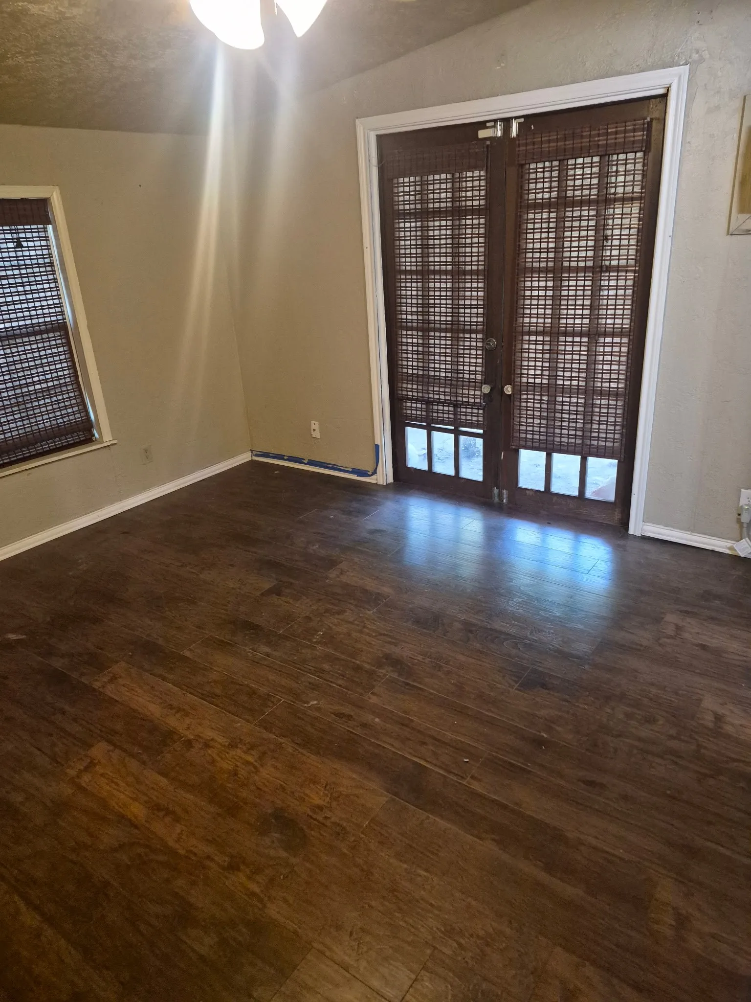 Manufactured Home For Sale in Grayson County , 686 Paradise Cove Road, Pottsboro, Texas 75076, 3 Bedroom, 2 Bathroom, 2 Garage spaces, 1,938 Sqft, built in 1992, mls#21336688, Real Estate Agent in Pottsboro, Homes For Sale in Grayson county, Homes For Sale in Pottsboro, Realtor in Pottsboro Texas, Real Estate Brokerage Independent Realty Texas, Luminita Cordes Realtor