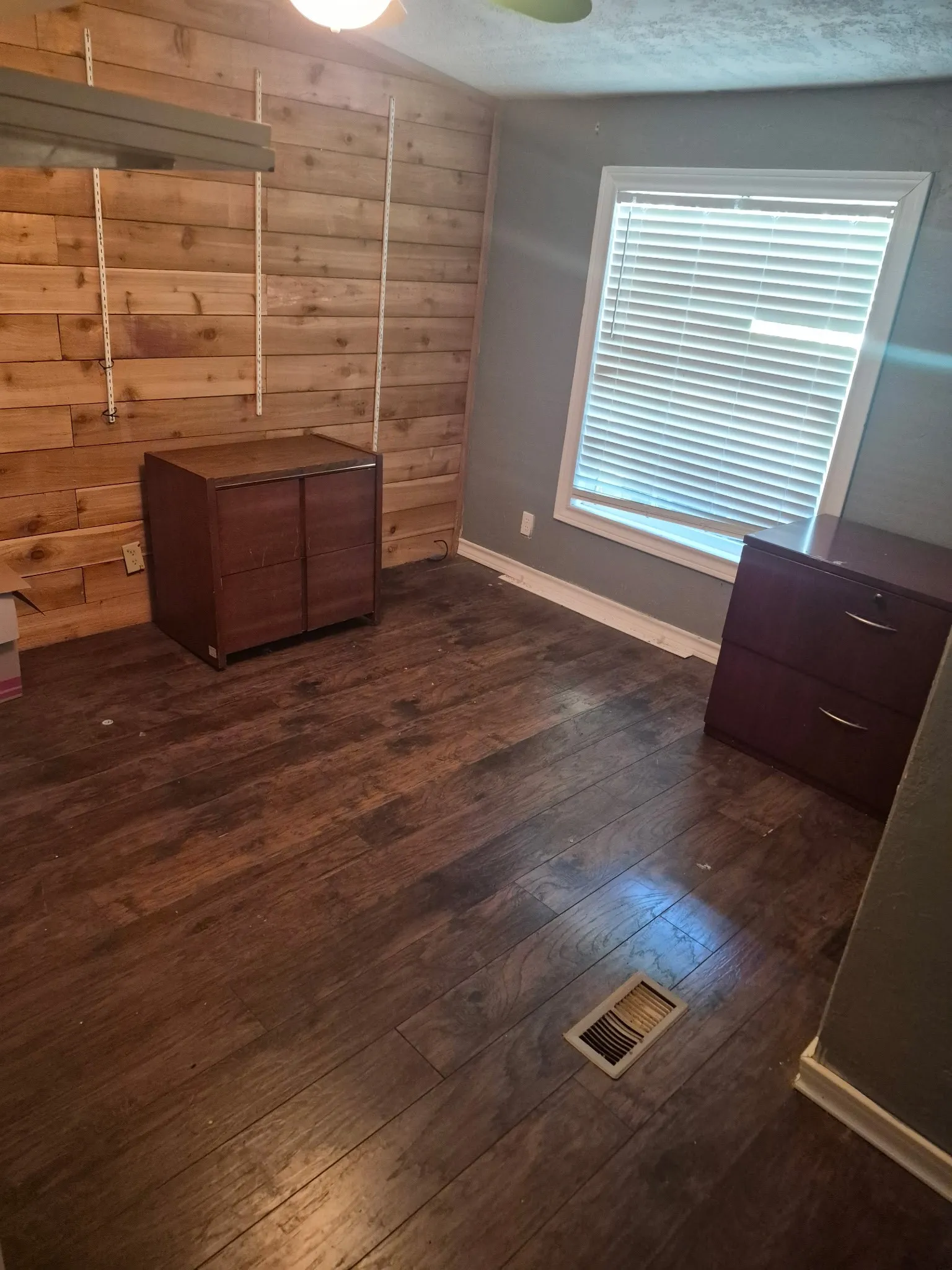 Manufactured Home For Sale in Grayson County , 686 Paradise Cove Road, Pottsboro, Texas 75076, 3 Bedroom, 2 Bathroom, 2 Garage spaces, 1,938 Sqft, built in 1992, mls#21336688, Real Estate Agent in Pottsboro, Homes For Sale in Grayson county, Homes For Sale in Pottsboro, Realtor in Pottsboro Texas, Real Estate Brokerage Independent Realty Texas, Luminita Cordes Realtor