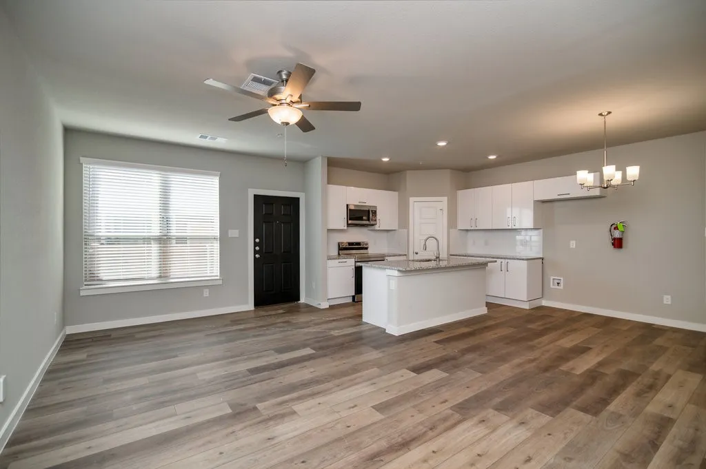 Apartment For Rent in Ellis County , 711 Harvest Moon Drive, Venus, Texas 76084, 2 Bedroom, 2 Bathroom, 1 Garage spaces, 1,274 Sqft, built in 2022, mls#21337806, Real Estate Agent in Venus, Homes For Rent in Ellis county, Homes For Rent in Venus, Realtor in Venus Texas, Real Estate Brokerage Independent Realty Texas, Luminita Cordes Realtor