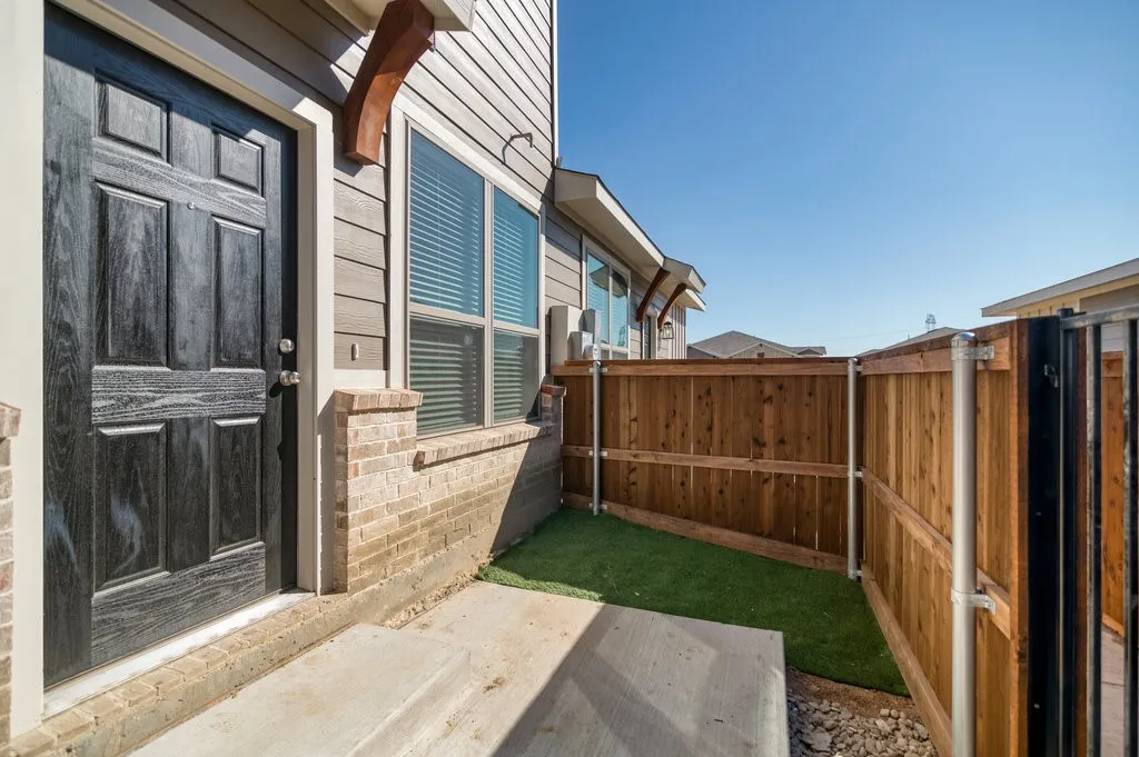 Apartment For Rent in Ellis County , 711 Harvest Moon Drive, Venus, Texas 76084, 2 Bedroom, 2 Bathroom, 1 Garage spaces, 1,274 Sqft, built in 2022, mls#21337806, Real Estate Agent in Venus, Homes For Rent in Ellis county, Homes For Rent in Venus, Realtor in Venus Texas, Real Estate Brokerage Independent Realty Texas, Luminita Cordes Realtor