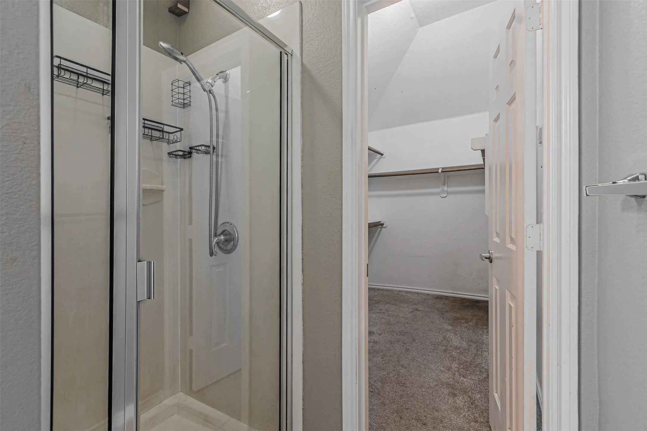 Single Family Residence For Sale in Tarrant County , 10132 Red Bluff Lane, Fort Worth, Texas 76177, 3 Bedroom, 2 Bathroom, 2 Garage spaces, 1,767 Sqft, built in 2006, mls#21337434, Real Estate Agent in Fort Worth, Homes For Sale in Tarrant county, Homes For Sale in Fort Worth, Realtor in Fort Worth Texas, Real Estate Brokerage Independent Realty Texas, Luminita Cordes Realtor