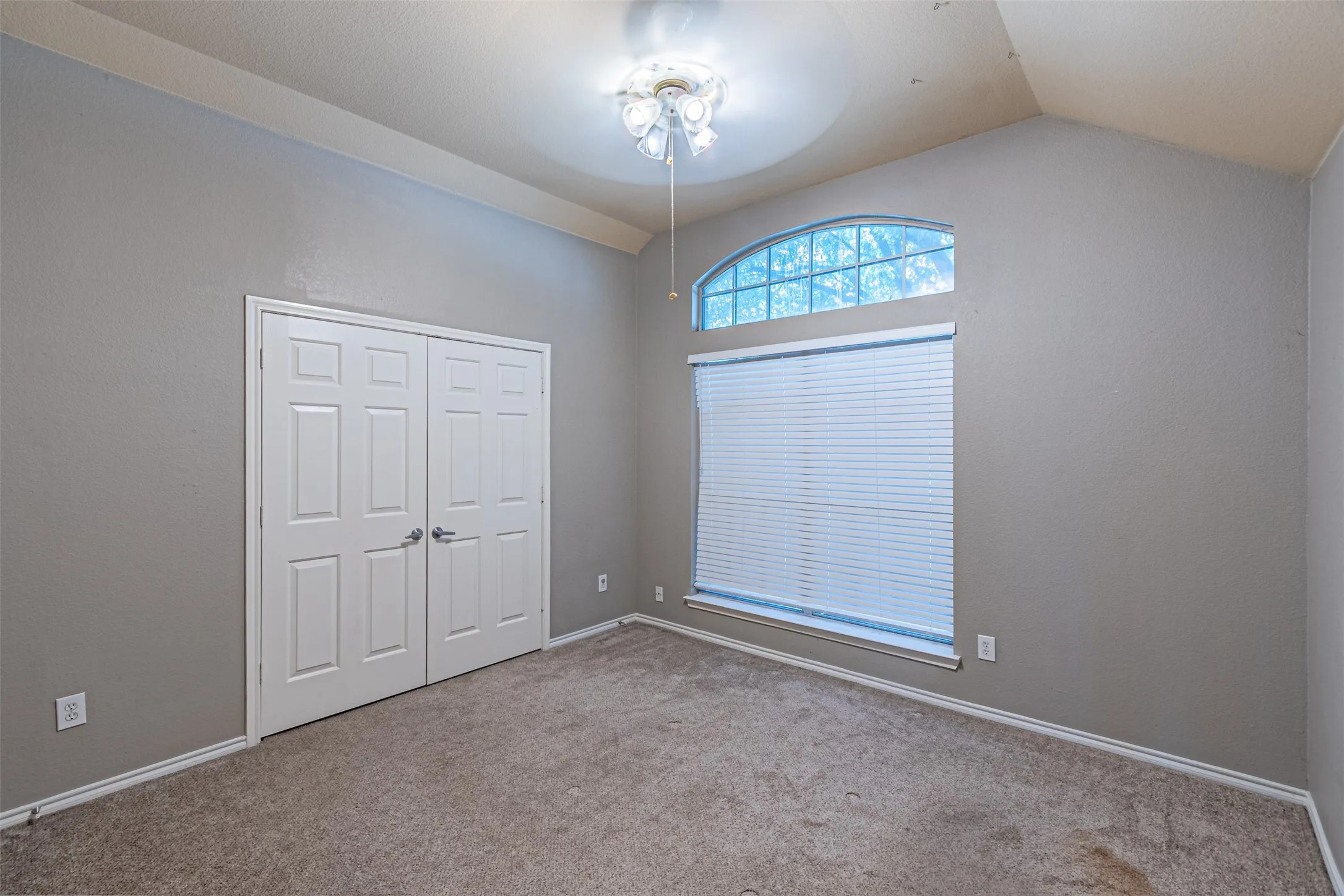 Single Family Residence For Sale in Tarrant County , 10132 Red Bluff Lane, Fort Worth, Texas 76177, 3 Bedroom, 2 Bathroom, 2 Garage spaces, 1,767 Sqft, built in 2006, mls#21337434, Real Estate Agent in Fort Worth, Homes For Sale in Tarrant county, Homes For Sale in Fort Worth, Realtor in Fort Worth Texas, Real Estate Brokerage Independent Realty Texas, Luminita Cordes Realtor