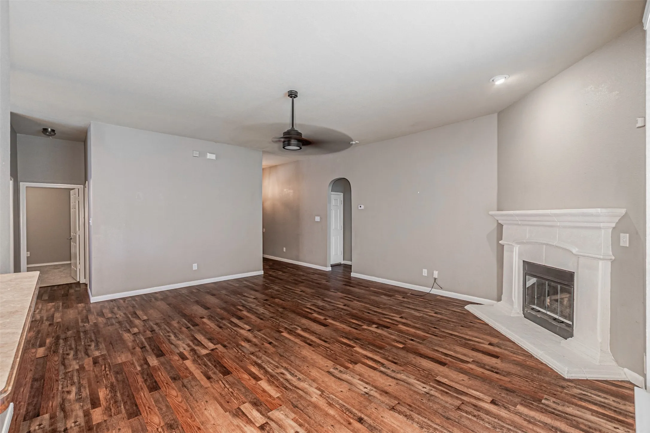 Single Family Residence For Sale in Tarrant County , 10132 Red Bluff Lane, Fort Worth, Texas 76177, 3 Bedroom, 2 Bathroom, 2 Garage spaces, 1,767 Sqft, built in 2006, mls#21337434, Real Estate Agent in Fort Worth, Homes For Sale in Tarrant county, Homes For Sale in Fort Worth, Realtor in Fort Worth Texas, Real Estate Brokerage Independent Realty Texas, Luminita Cordes Realtor