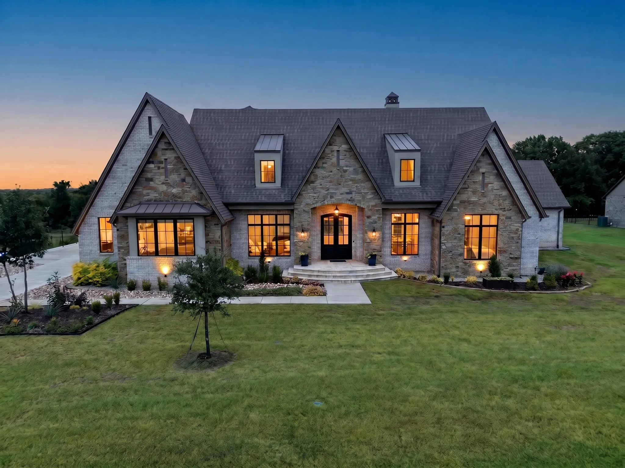 Single Family Residence For Sale in Grayson County , 413 Charlie Joseph Drive, Van Alstyne, Texas 75495, 4 Bedroom, 4 Bathroom, 3 Garage spaces, 4,039 Sqft, built in 2023, mls#21335140, Real Estate Agent in Van Alstyne, Homes For Sale in Grayson county, Homes For Sale in Van Alstyne, Realtor in Van Alstyne Texas, Real Estate Brokerage Independent Realty Texas, Luminita Cordes Realtor