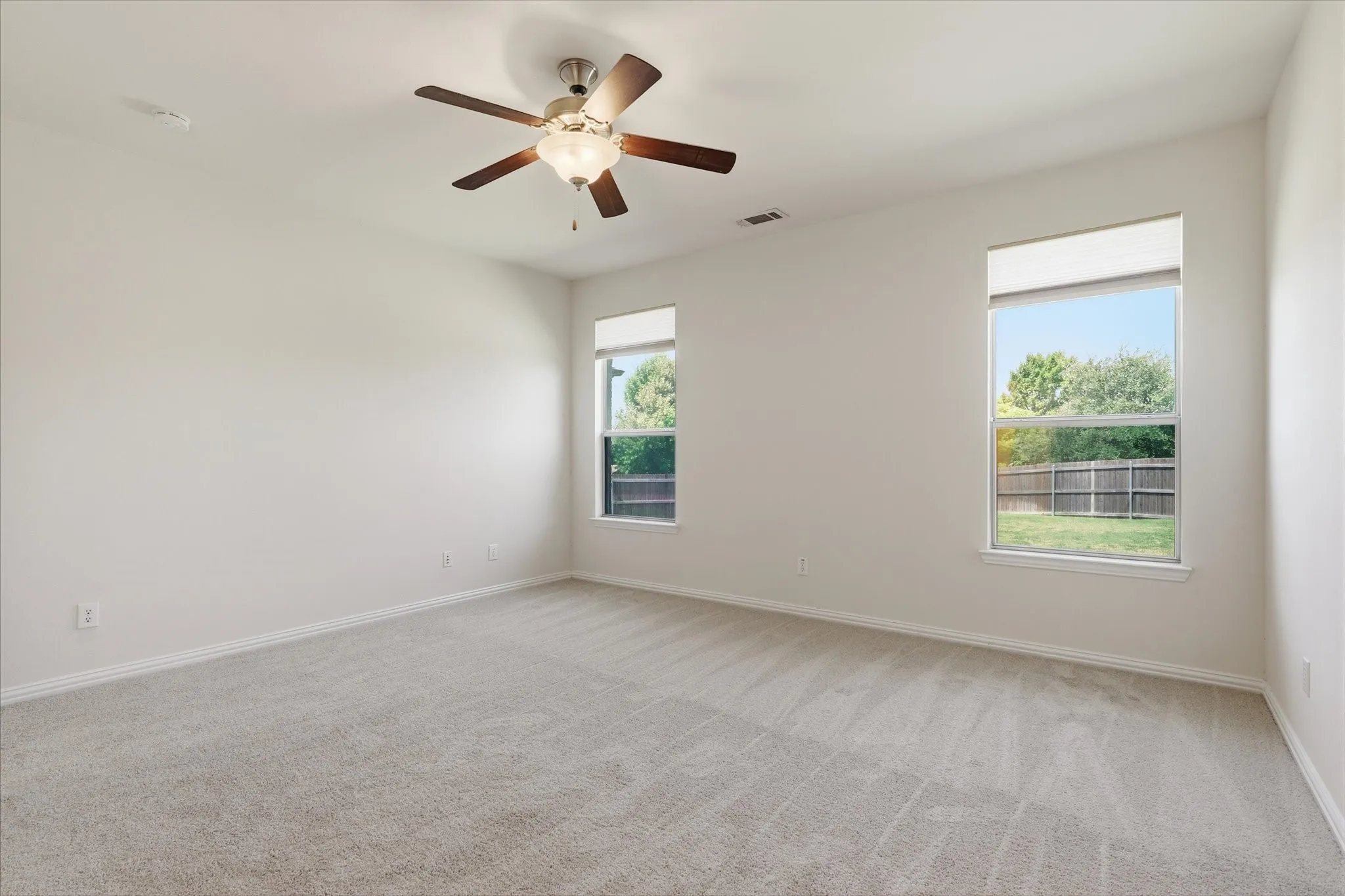 Single Family Residence For Sale in Denton County , 712 Hawk Valley Drive, Little Elm, Texas 75068, 4 Bedroom, 3 Bathroom, 2 Garage spaces, 2,772 Sqft, built in 2010, mls#21337762, Real Estate Agent in Little Elm, Homes For Sale in Denton county, Homes For Sale in Little Elm, Realtor in Little Elm Texas, Real Estate Brokerage Independent Realty Texas, Luminita Cordes Realtor