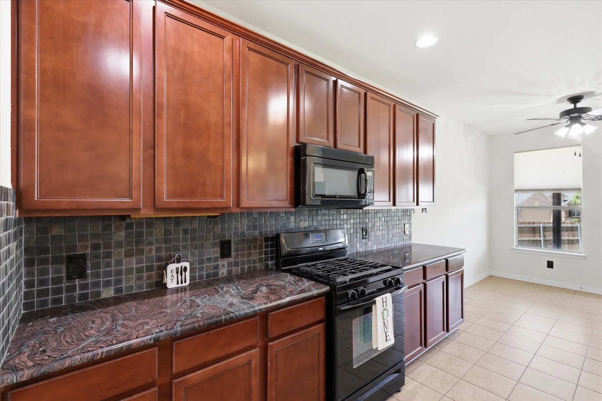 Single Family Residence For Sale in Denton County , 712 Hawk Valley Drive, Little Elm, Texas 75068, 4 Bedroom, 3 Bathroom, 2 Garage spaces, 2,772 Sqft, built in 2010, mls#21337762, Real Estate Agent in Little Elm, Homes For Sale in Denton county, Homes For Sale in Little Elm, Realtor in Little Elm Texas, Real Estate Brokerage Independent Realty Texas, Luminita Cordes Realtor