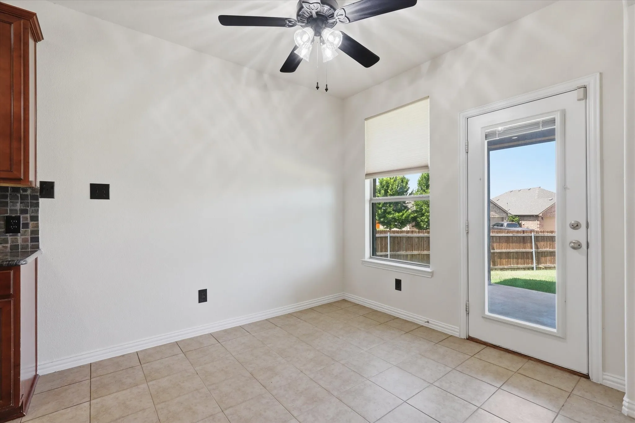 Single Family Residence For Sale in Denton County , 712 Hawk Valley Drive, Little Elm, Texas 75068, 4 Bedroom, 3 Bathroom, 2 Garage spaces, 2,772 Sqft, built in 2010, mls#21337762, Real Estate Agent in Little Elm, Homes For Sale in Denton county, Homes For Sale in Little Elm, Realtor in Little Elm Texas, Real Estate Brokerage Independent Realty Texas, Luminita Cordes Realtor