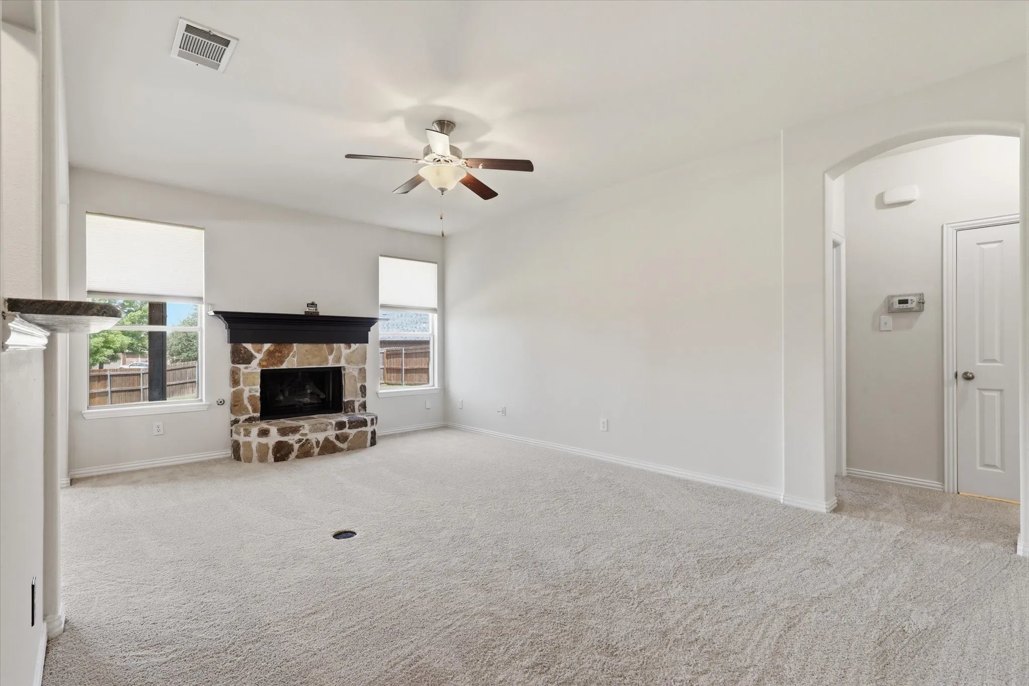Single Family Residence For Sale in Denton County , 712 Hawk Valley Drive, Little Elm, Texas 75068, 4 Bedroom, 3 Bathroom, 2 Garage spaces, 2,772 Sqft, built in 2010, mls#21337762, Real Estate Agent in Little Elm, Homes For Sale in Denton county, Homes For Sale in Little Elm, Realtor in Little Elm Texas, Real Estate Brokerage Independent Realty Texas, Luminita Cordes Realtor