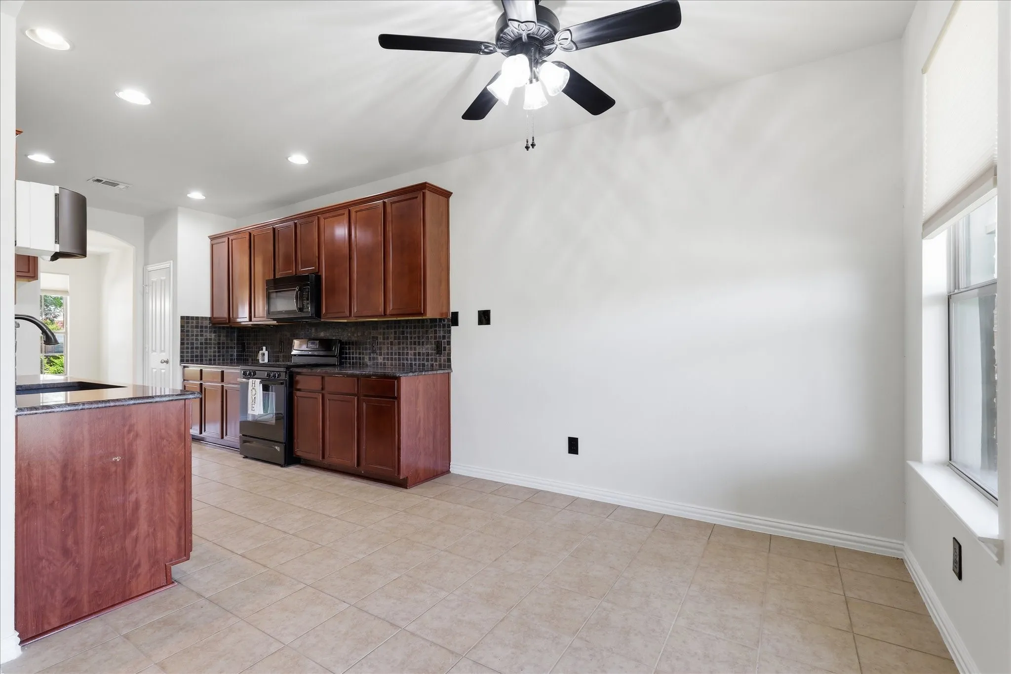 Single Family Residence For Sale in Denton County , 712 Hawk Valley Drive, Little Elm, Texas 75068, 4 Bedroom, 3 Bathroom, 2 Garage spaces, 2,772 Sqft, built in 2010, mls#21337762, Real Estate Agent in Little Elm, Homes For Sale in Denton county, Homes For Sale in Little Elm, Realtor in Little Elm Texas, Real Estate Brokerage Independent Realty Texas, Luminita Cordes Realtor