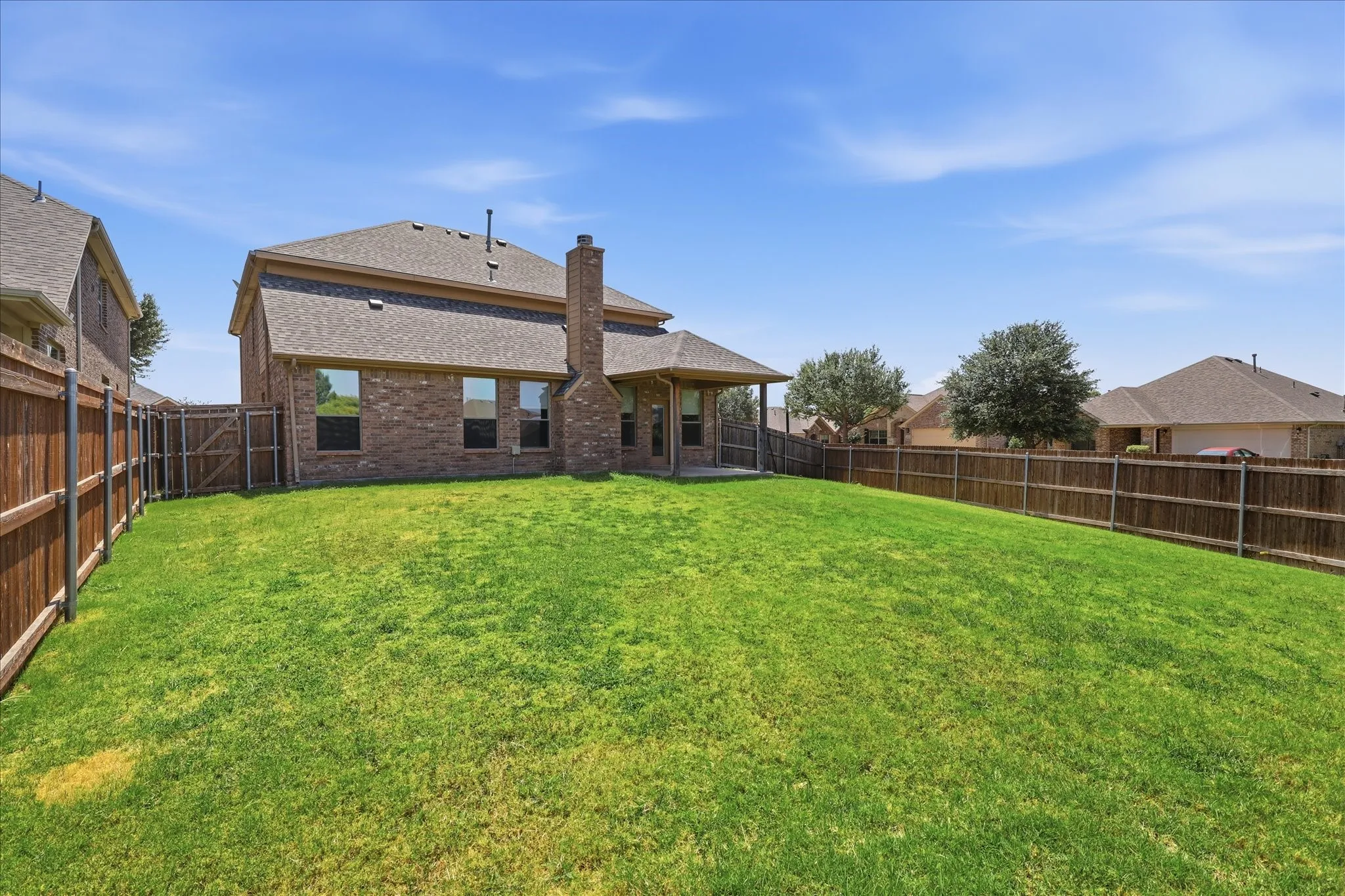 Single Family Residence For Sale in Denton County , 712 Hawk Valley Drive, Little Elm, Texas 75068, 4 Bedroom, 3 Bathroom, 2 Garage spaces, 2,772 Sqft, built in 2010, mls#21337762, Real Estate Agent in Little Elm, Homes For Sale in Denton county, Homes For Sale in Little Elm, Realtor in Little Elm Texas, Real Estate Brokerage Independent Realty Texas, Luminita Cordes Realtor