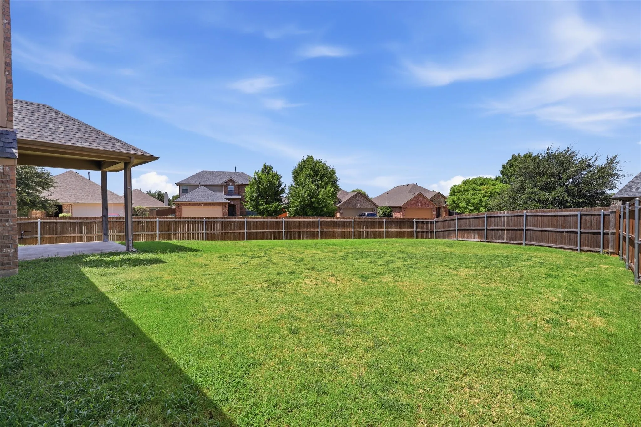 Single Family Residence For Sale in Denton County , 712 Hawk Valley Drive, Little Elm, Texas 75068, 4 Bedroom, 3 Bathroom, 2 Garage spaces, 2,772 Sqft, built in 2010, mls#21337762, Real Estate Agent in Little Elm, Homes For Sale in Denton county, Homes For Sale in Little Elm, Realtor in Little Elm Texas, Real Estate Brokerage Independent Realty Texas, Luminita Cordes Realtor
