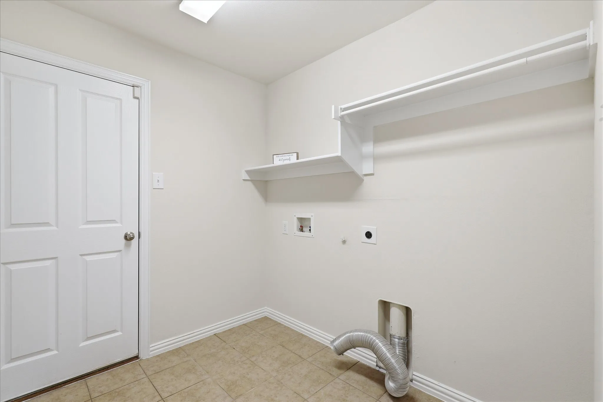 Single Family Residence For Sale in Denton County , 712 Hawk Valley Drive, Little Elm, Texas 75068, 4 Bedroom, 3 Bathroom, 2 Garage spaces, 2,772 Sqft, built in 2010, mls#21337762, Real Estate Agent in Little Elm, Homes For Sale in Denton county, Homes For Sale in Little Elm, Realtor in Little Elm Texas, Real Estate Brokerage Independent Realty Texas, Luminita Cordes Realtor