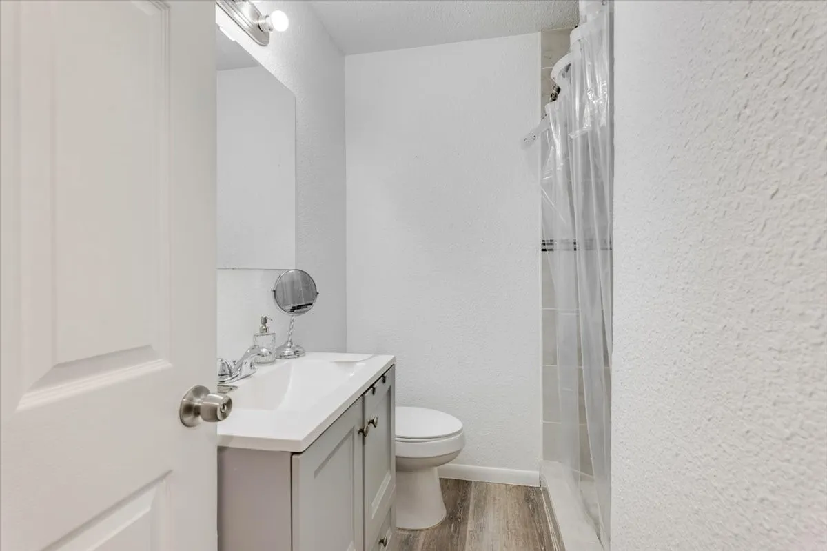 Single Family Residence For Sale in Tarrant County , 5163 Waits Avenue, Fort Worth, Texas 76133, 3 Bedroom, 2 Bathroom, Garage spaces, 1,632 Sqft, built in 1957, mls#21332615, Real Estate Agent in Fort Worth, Homes For Sale in Tarrant county, Homes For Sale in Fort Worth, Realtor in Fort Worth Texas, Real Estate Brokerage Independent Realty Texas, Luminita Cordes Realtor