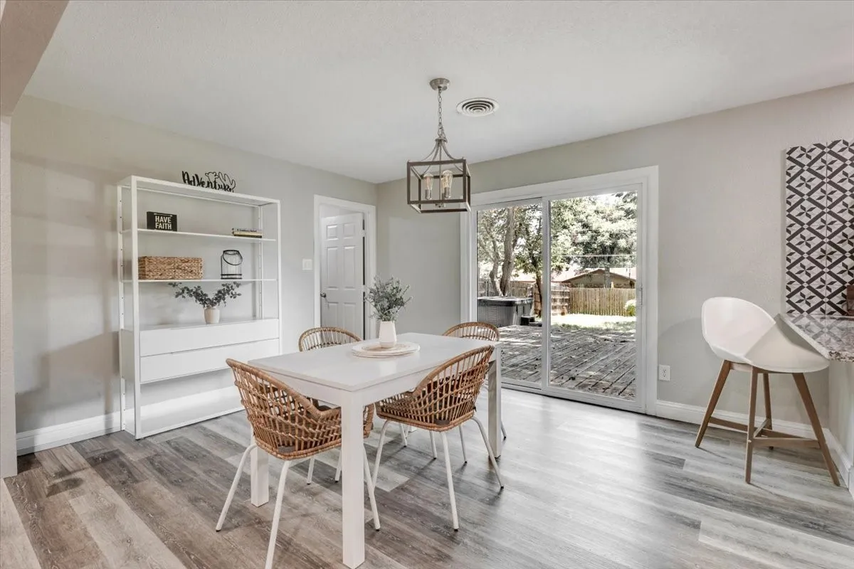 Single Family Residence For Sale in Tarrant County , 5163 Waits Avenue, Fort Worth, Texas 76133, 3 Bedroom, 2 Bathroom, Garage spaces, 1,632 Sqft, built in 1957, mls#21332615, Real Estate Agent in Fort Worth, Homes For Sale in Tarrant county, Homes For Sale in Fort Worth, Realtor in Fort Worth Texas, Real Estate Brokerage Independent Realty Texas, Luminita Cordes Realtor