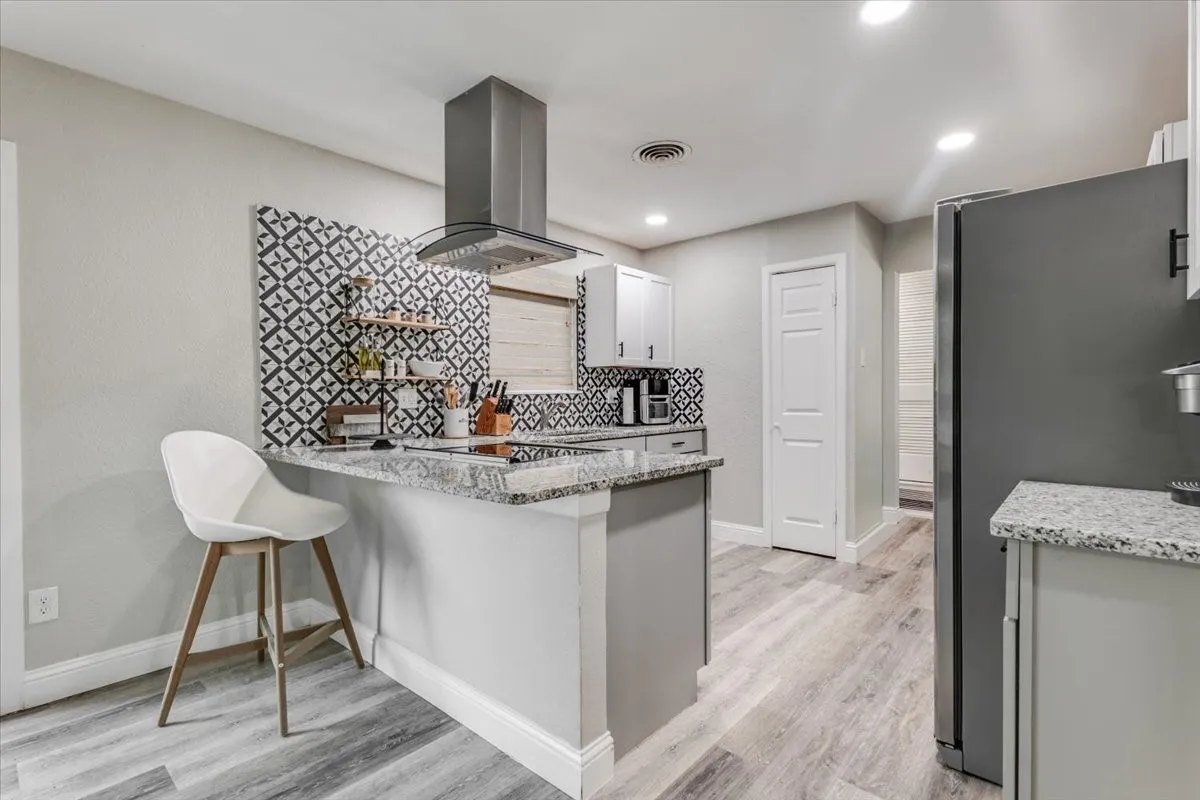 Single Family Residence For Sale in Tarrant County , 5163 Waits Avenue, Fort Worth, Texas 76133, 3 Bedroom, 2 Bathroom, Garage spaces, 1,632 Sqft, built in 1957, mls#21332615, Real Estate Agent in Fort Worth, Homes For Sale in Tarrant county, Homes For Sale in Fort Worth, Realtor in Fort Worth Texas, Real Estate Brokerage Independent Realty Texas, Luminita Cordes Realtor