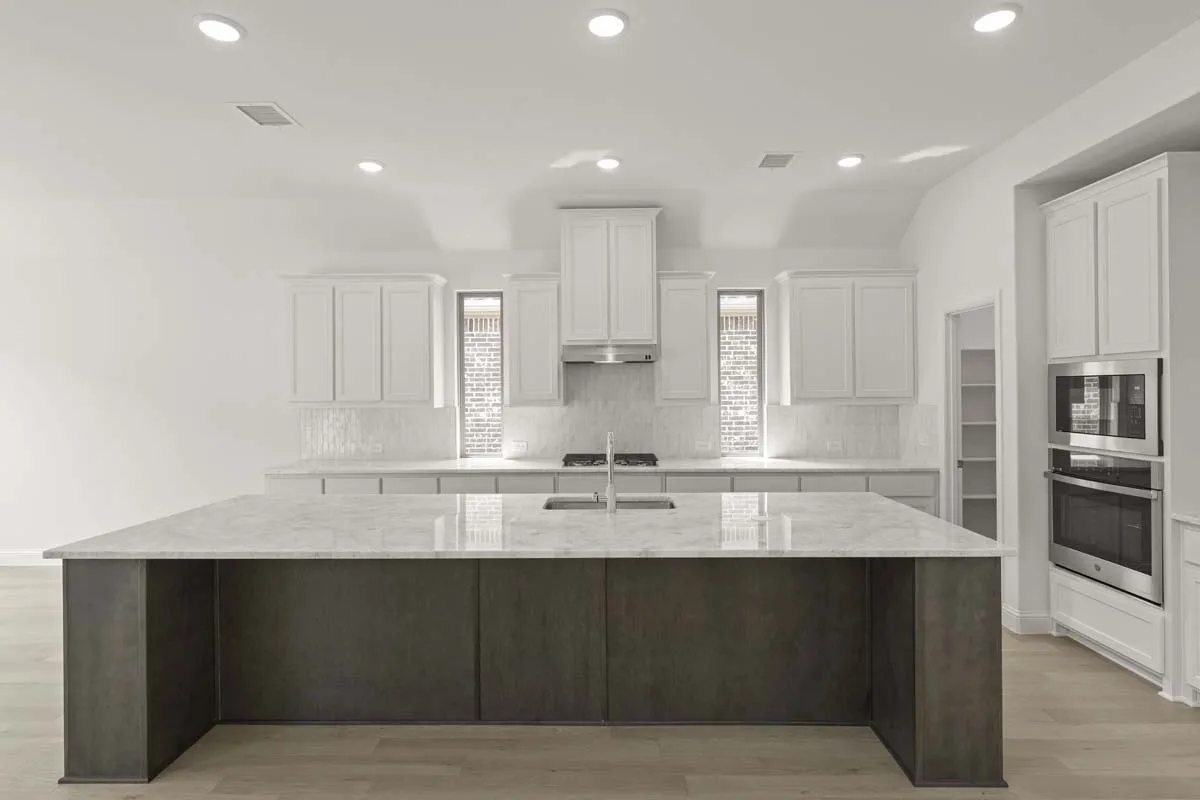 07-edgewood-floor-plan-kitchen-island-cabinetry-rockwall-tx