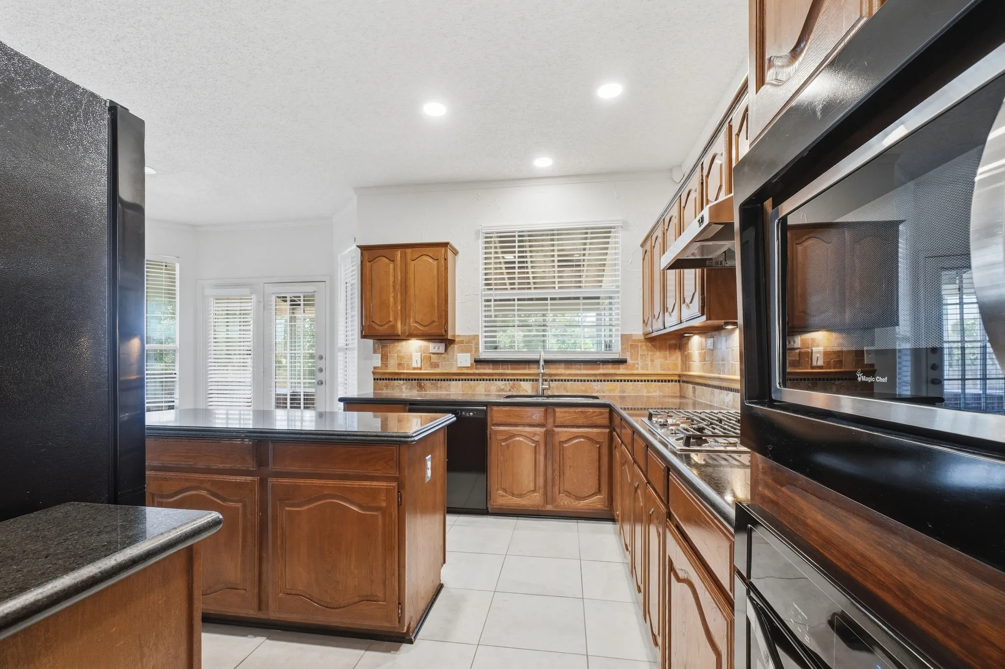Single Family Residence For Sale in Tarrant County , 7840 Clover Leaf Drive, North Richland Hills, Texas 76182, 4 Bedroom, 3 Bathroom, 2 Garage spaces, 3,405 Sqft, built in 1990, mls#21318346, Real Estate Agent in North Richland Hills, Homes For Sale in Tarrant county, Homes For Sale in North Richland Hills, Realtor in North Richland Hills Texas, Real Estate Brokerage Independent Realty Texas, Luminita Cordes Realtor