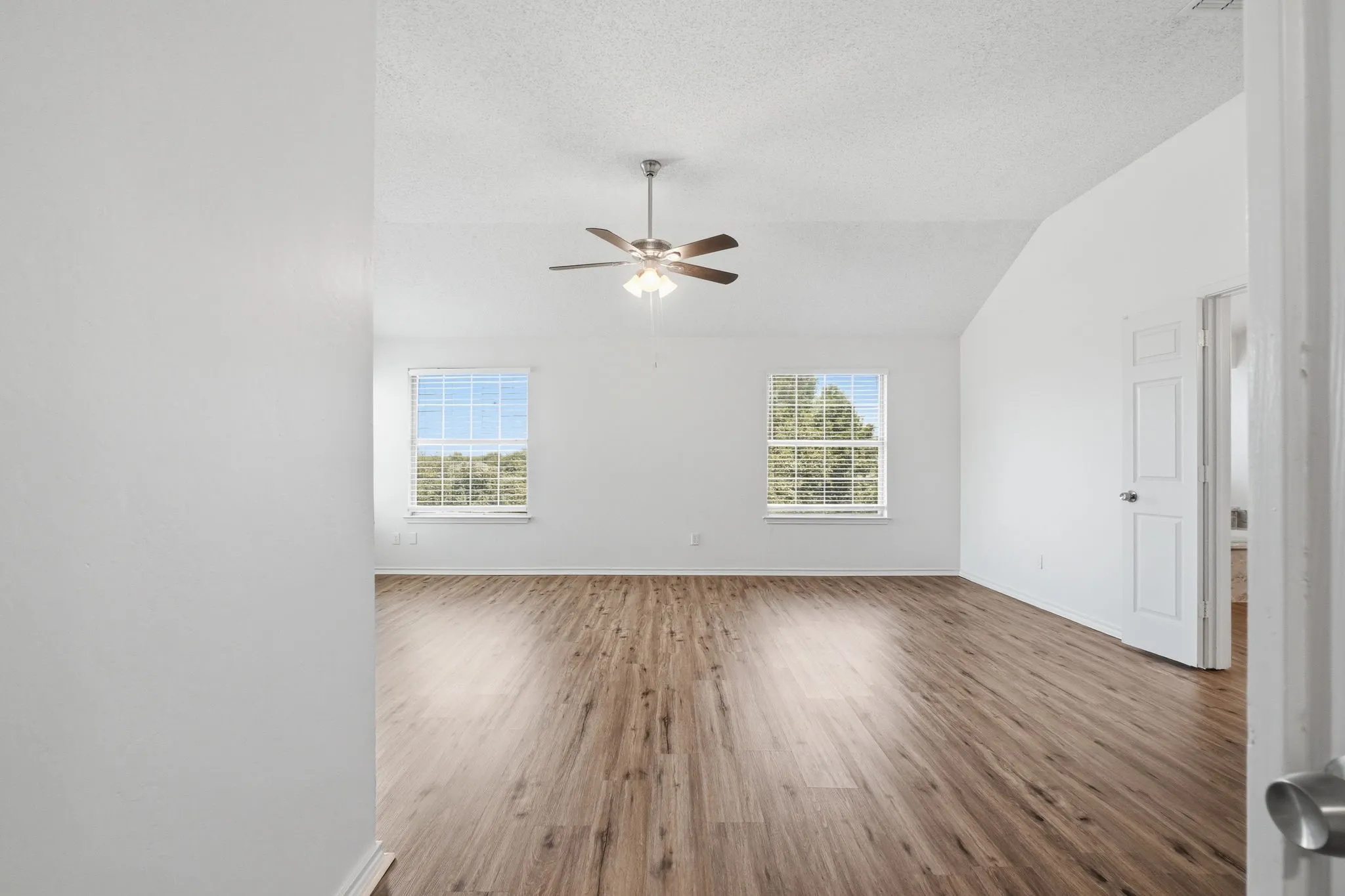 Single Family Residence For Sale in Tarrant County , 7840 Clover Leaf Drive, North Richland Hills, Texas 76182, 4 Bedroom, 3 Bathroom, 2 Garage spaces, 3,405 Sqft, built in 1990, mls#21318346, Real Estate Agent in North Richland Hills, Homes For Sale in Tarrant county, Homes For Sale in North Richland Hills, Realtor in North Richland Hills Texas, Real Estate Brokerage Independent Realty Texas, Luminita Cordes Realtor