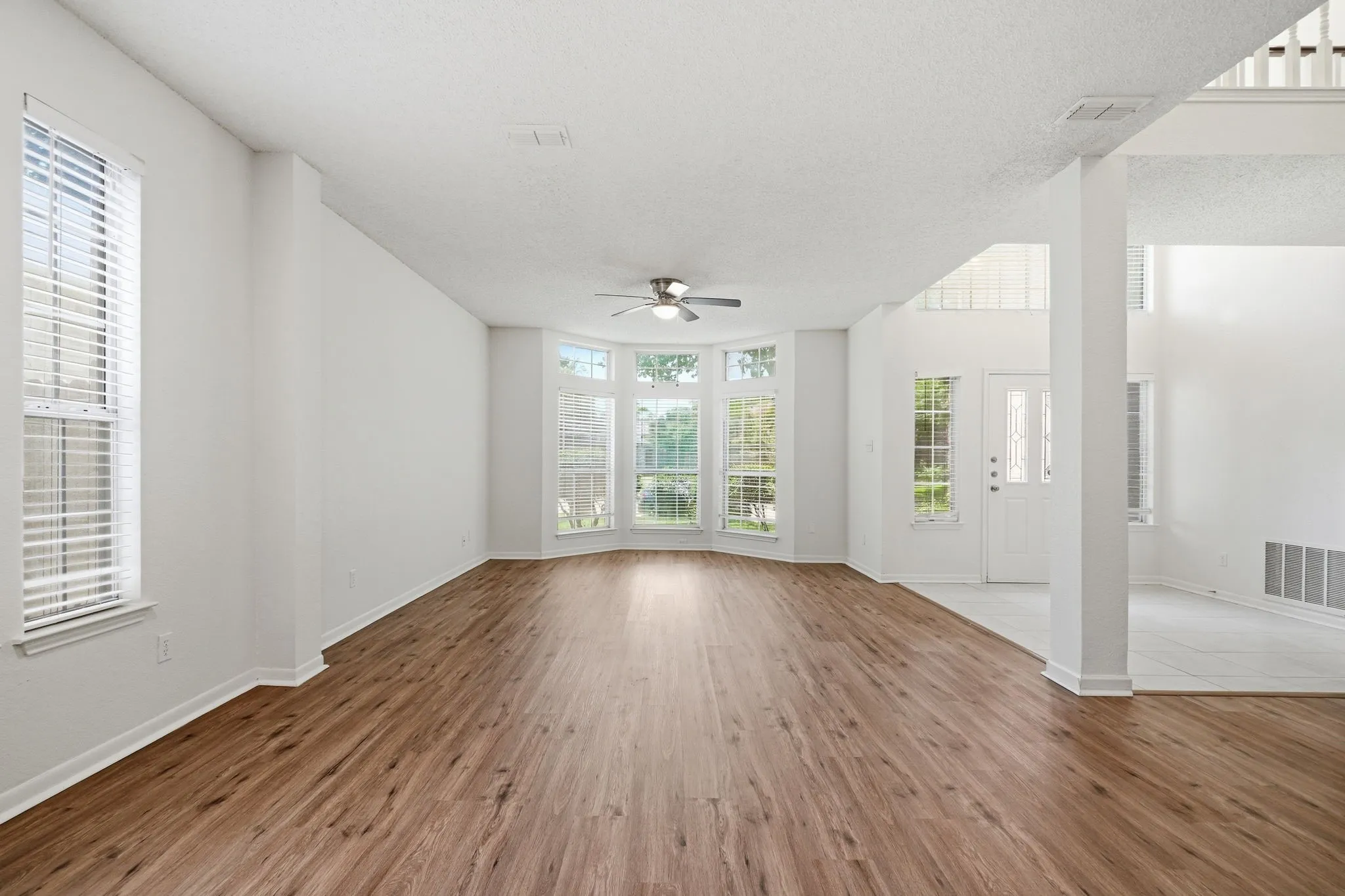 Single Family Residence For Sale in Tarrant County , 7840 Clover Leaf Drive, North Richland Hills, Texas 76182, 4 Bedroom, 3 Bathroom, 2 Garage spaces, 3,405 Sqft, built in 1990, mls#21318346, Real Estate Agent in North Richland Hills, Homes For Sale in Tarrant county, Homes For Sale in North Richland Hills, Realtor in North Richland Hills Texas, Real Estate Brokerage Independent Realty Texas, Luminita Cordes Realtor
