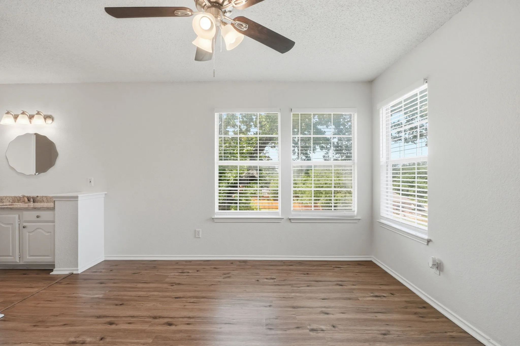 Single Family Residence For Sale in Tarrant County , 7840 Clover Leaf Drive, North Richland Hills, Texas 76182, 4 Bedroom, 3 Bathroom, 2 Garage spaces, 3,405 Sqft, built in 1990, mls#21318346, Real Estate Agent in North Richland Hills, Homes For Sale in Tarrant county, Homes For Sale in North Richland Hills, Realtor in North Richland Hills Texas, Real Estate Brokerage Independent Realty Texas, Luminita Cordes Realtor