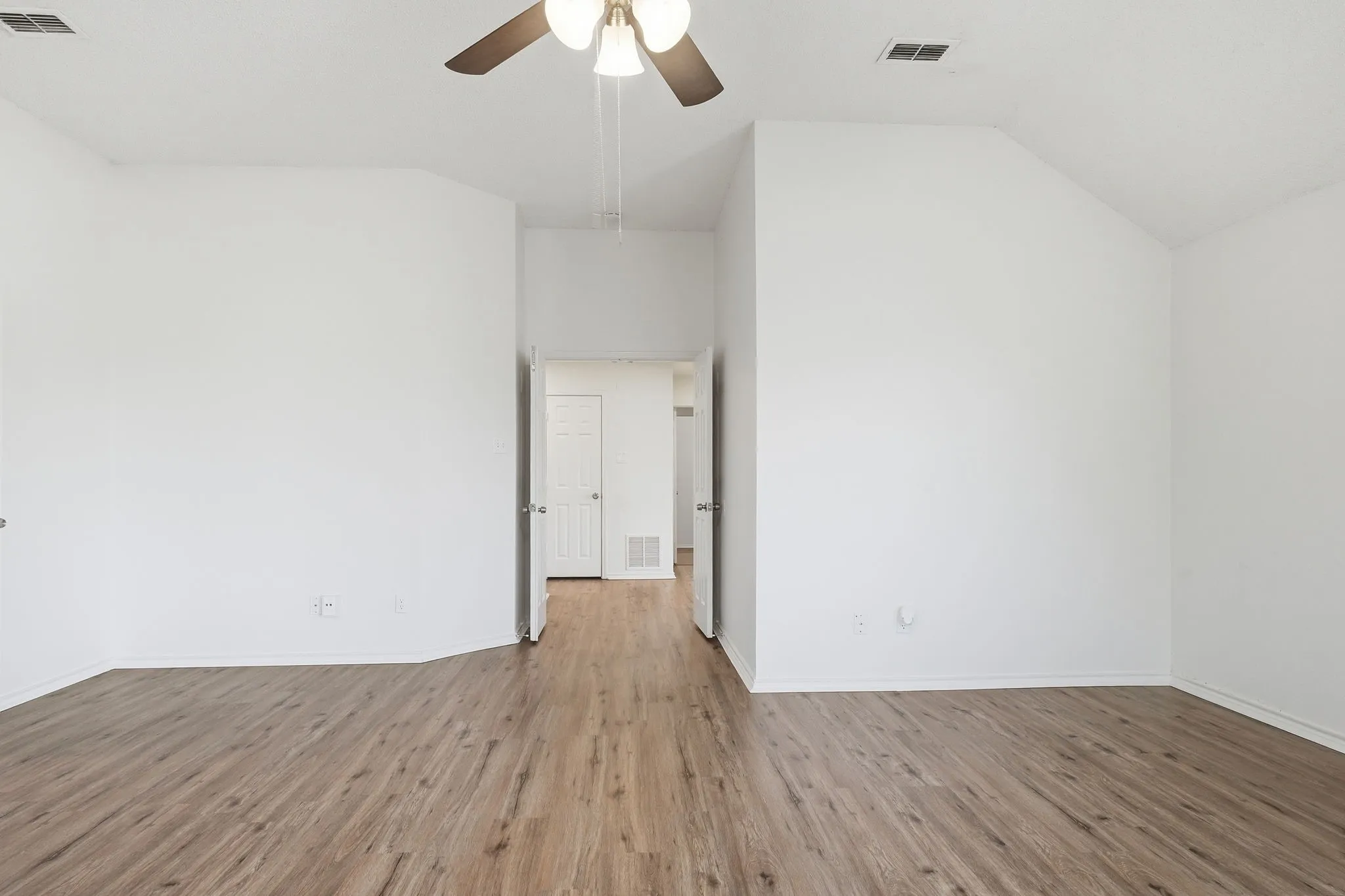 Single Family Residence For Sale in Tarrant County , 7840 Clover Leaf Drive, North Richland Hills, Texas 76182, 4 Bedroom, 3 Bathroom, 2 Garage spaces, 3,405 Sqft, built in 1990, mls#21318346, Real Estate Agent in North Richland Hills, Homes For Sale in Tarrant county, Homes For Sale in North Richland Hills, Realtor in North Richland Hills Texas, Real Estate Brokerage Independent Realty Texas, Luminita Cordes Realtor